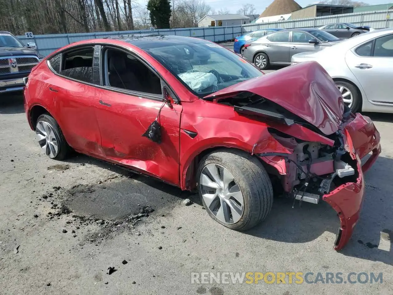 4 Photograph of a damaged car 5YJYGDEEXLF013726 TESLA MODEL Y 2020