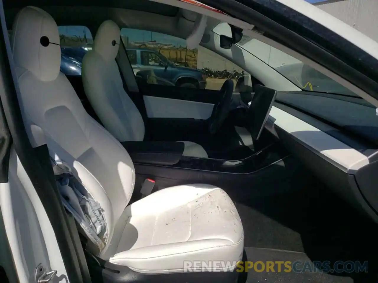 5 Photograph of a damaged car 5YJYGDEEXLF023771 TESLA MODEL Y 2020