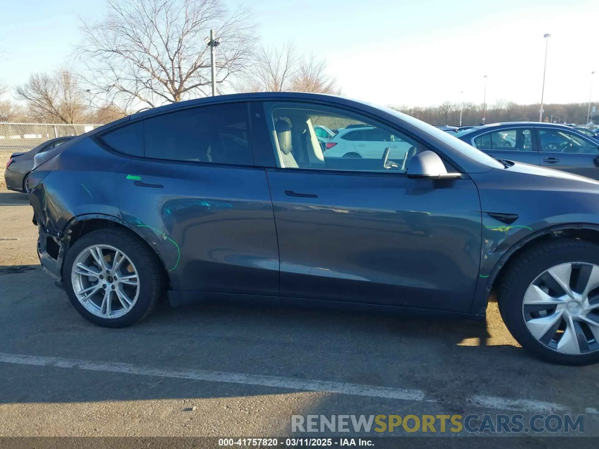 17 Photograph of a damaged car 5YJYGDEEXLF031577 TESLA MODEL Y 2020