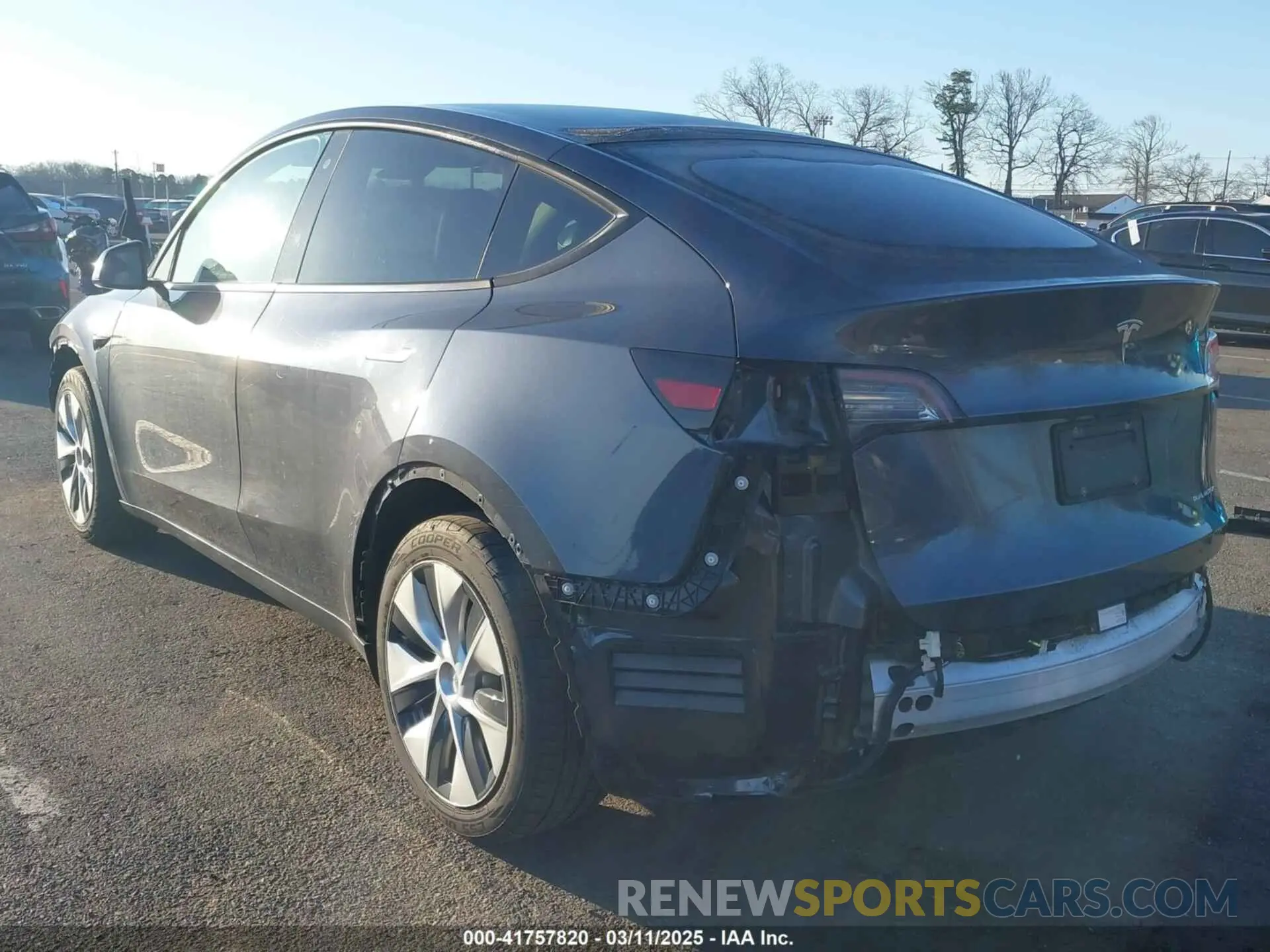 3 Photograph of a damaged car 5YJYGDEEXLF031577 TESLA MODEL Y 2020