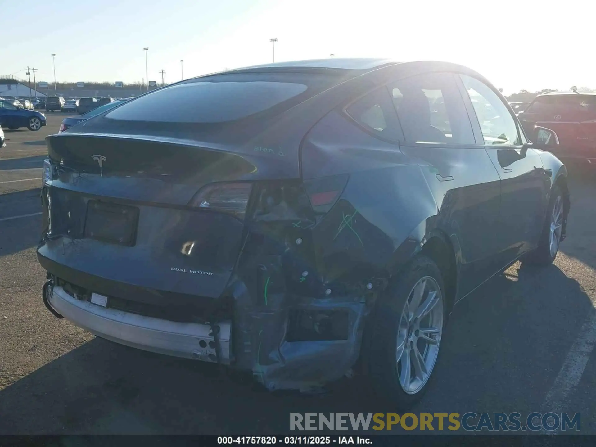 4 Photograph of a damaged car 5YJYGDEEXLF031577 TESLA MODEL Y 2020