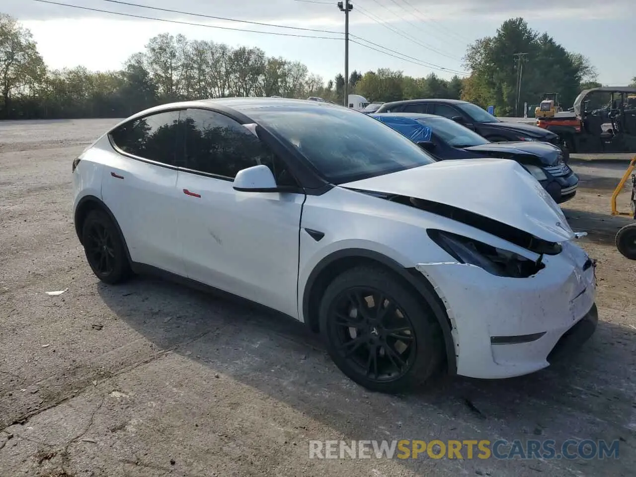 4 Photograph of a damaged car 5YJYGDEEXLF038271 TESLA MODEL Y 2020