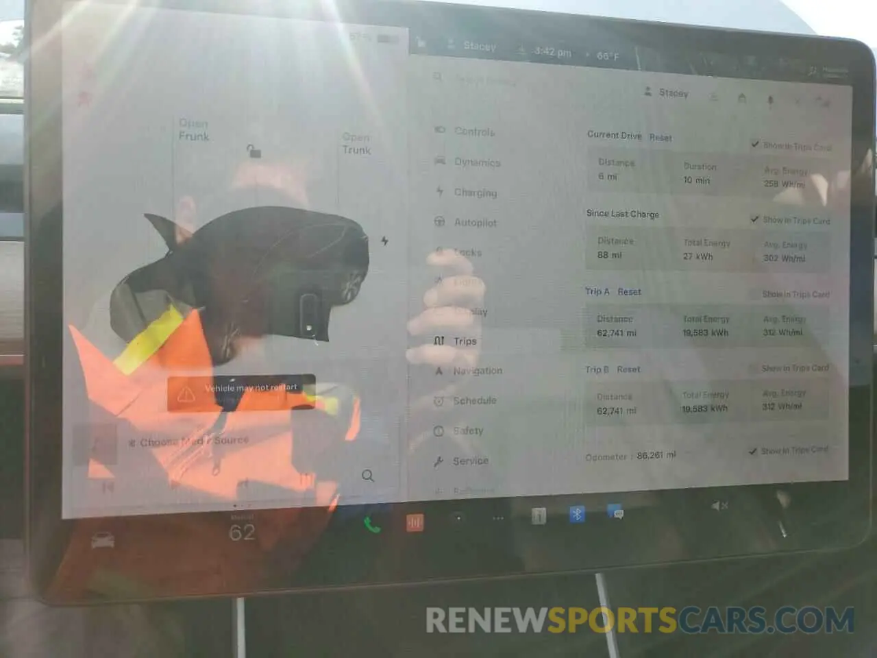 9 Photograph of a damaged car 5YJYGDEEXLF038271 TESLA MODEL Y 2020