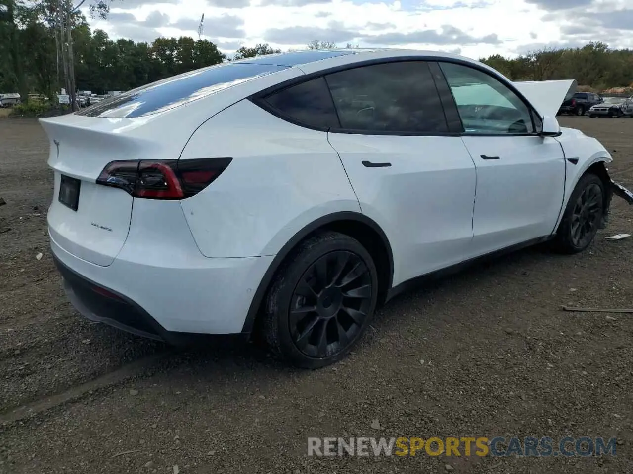 3 Photograph of a damaged car 5YJYGDEEXLF042983 TESLA MODEL Y 2020