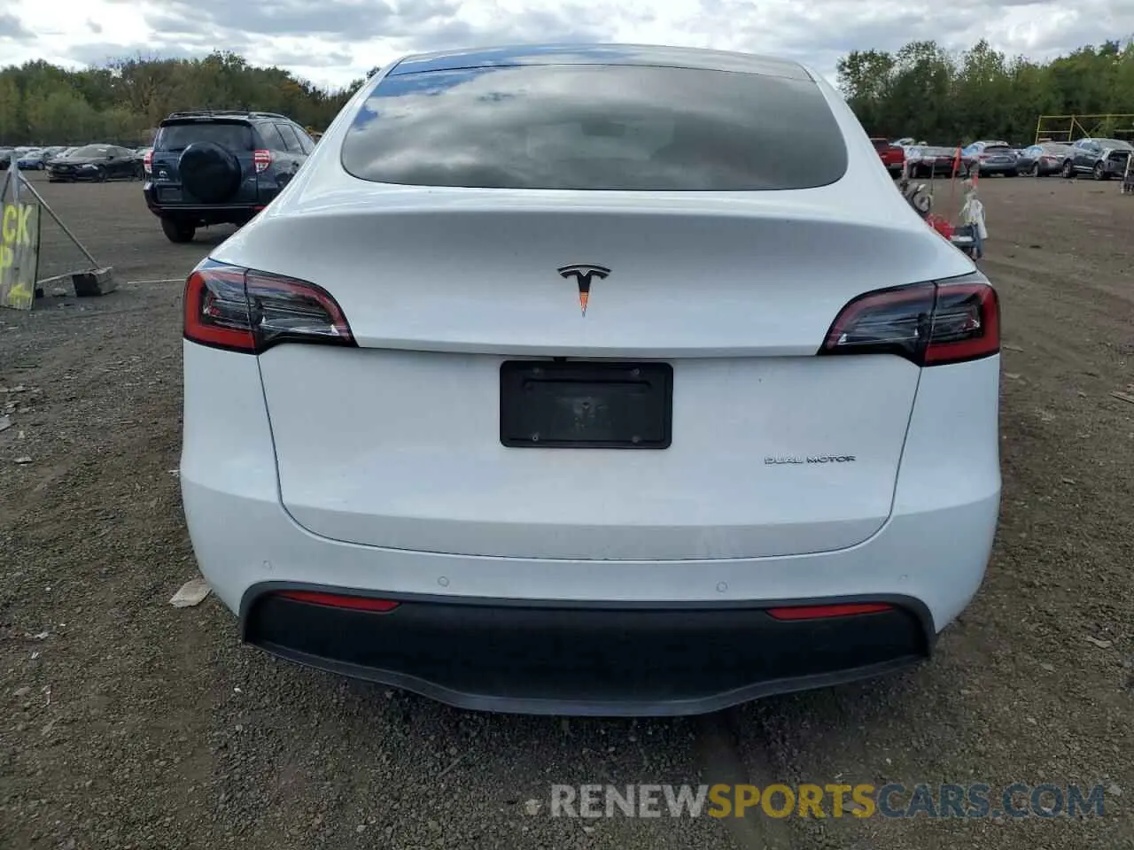 6 Photograph of a damaged car 5YJYGDEEXLF042983 TESLA MODEL Y 2020