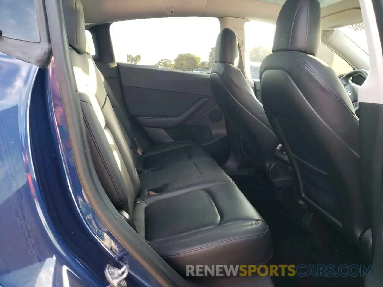 10 Photograph of a damaged car 5YJYGDEEXLF057791 TESLA MODEL Y 2020