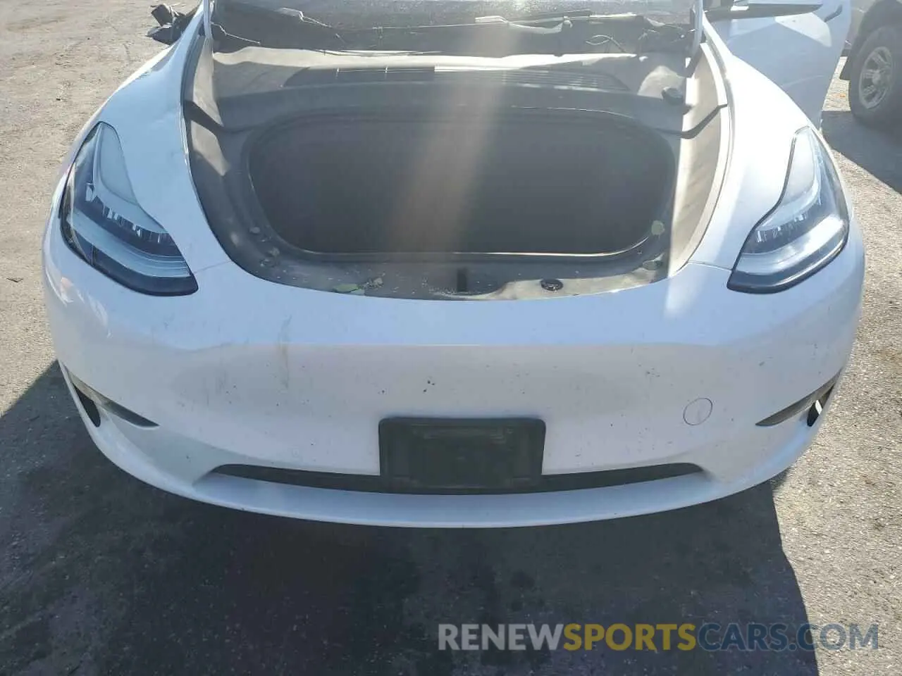11 Photograph of a damaged car 5YJYGDEF0LF003098 TESLA MODEL Y 2020