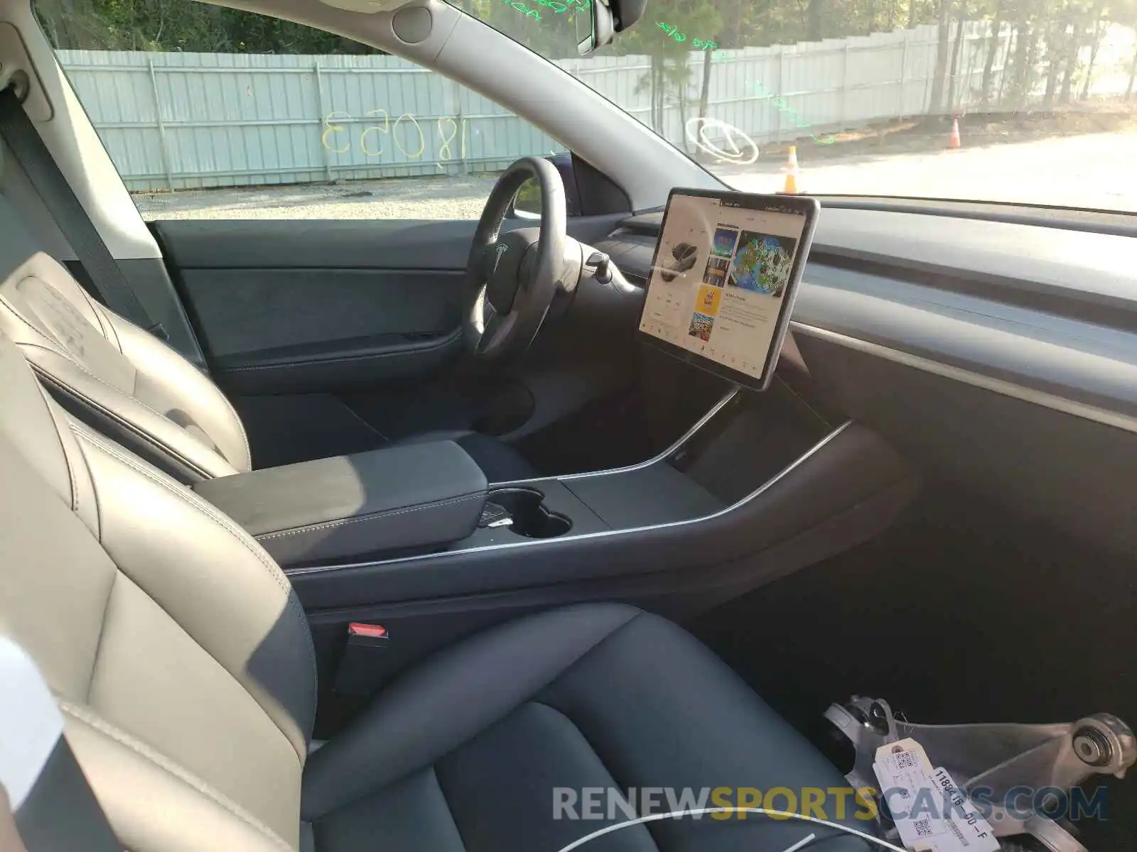 5 Photograph of a damaged car 5YJYGDEF0LF037719 TESLA MODEL Y 2020