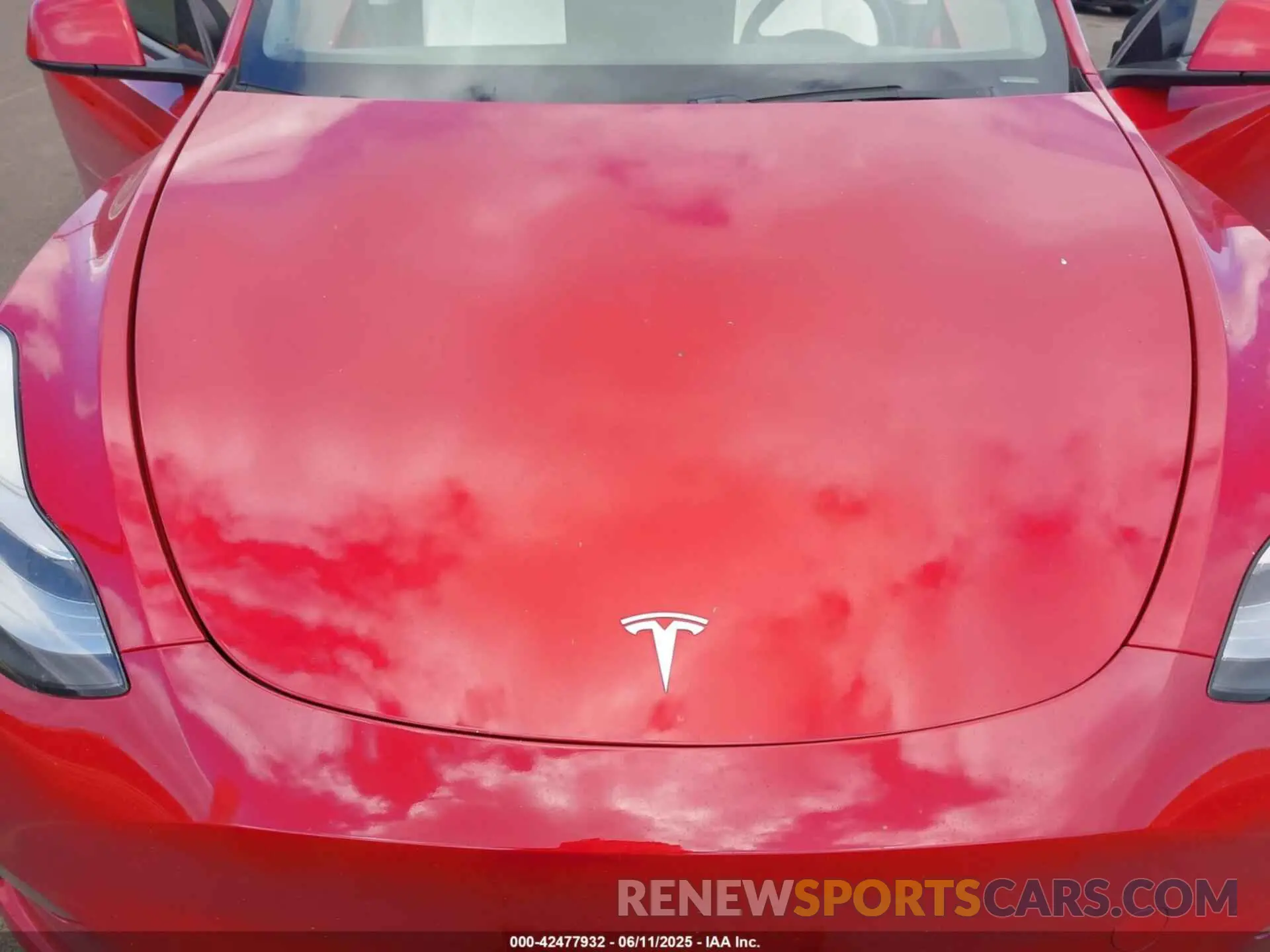 10 Photograph of a damaged car 5YJYGDEF0LF039096 TESLA MODEL Y 2020