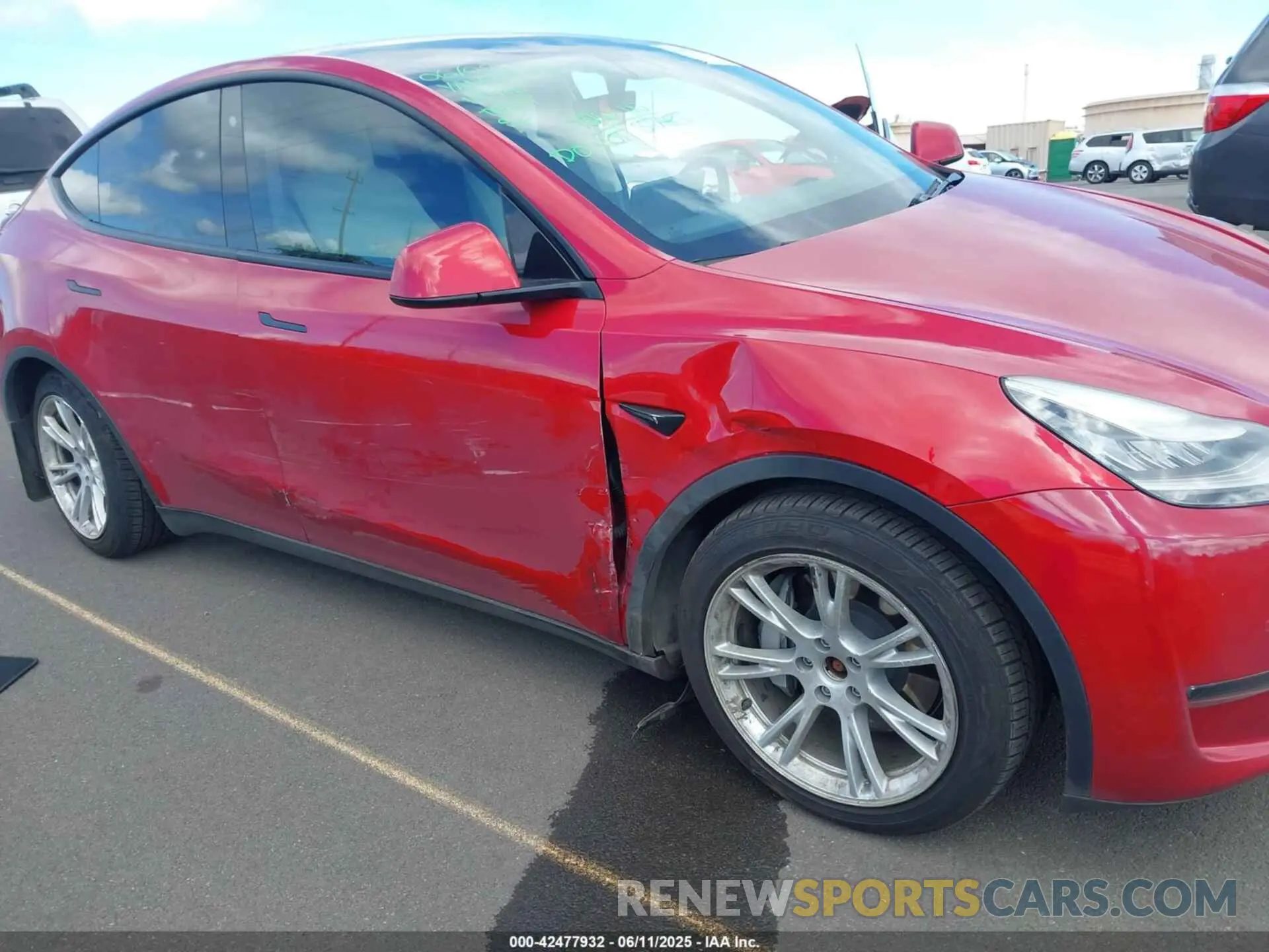 6 Photograph of a damaged car 5YJYGDEF0LF039096 TESLA MODEL Y 2020