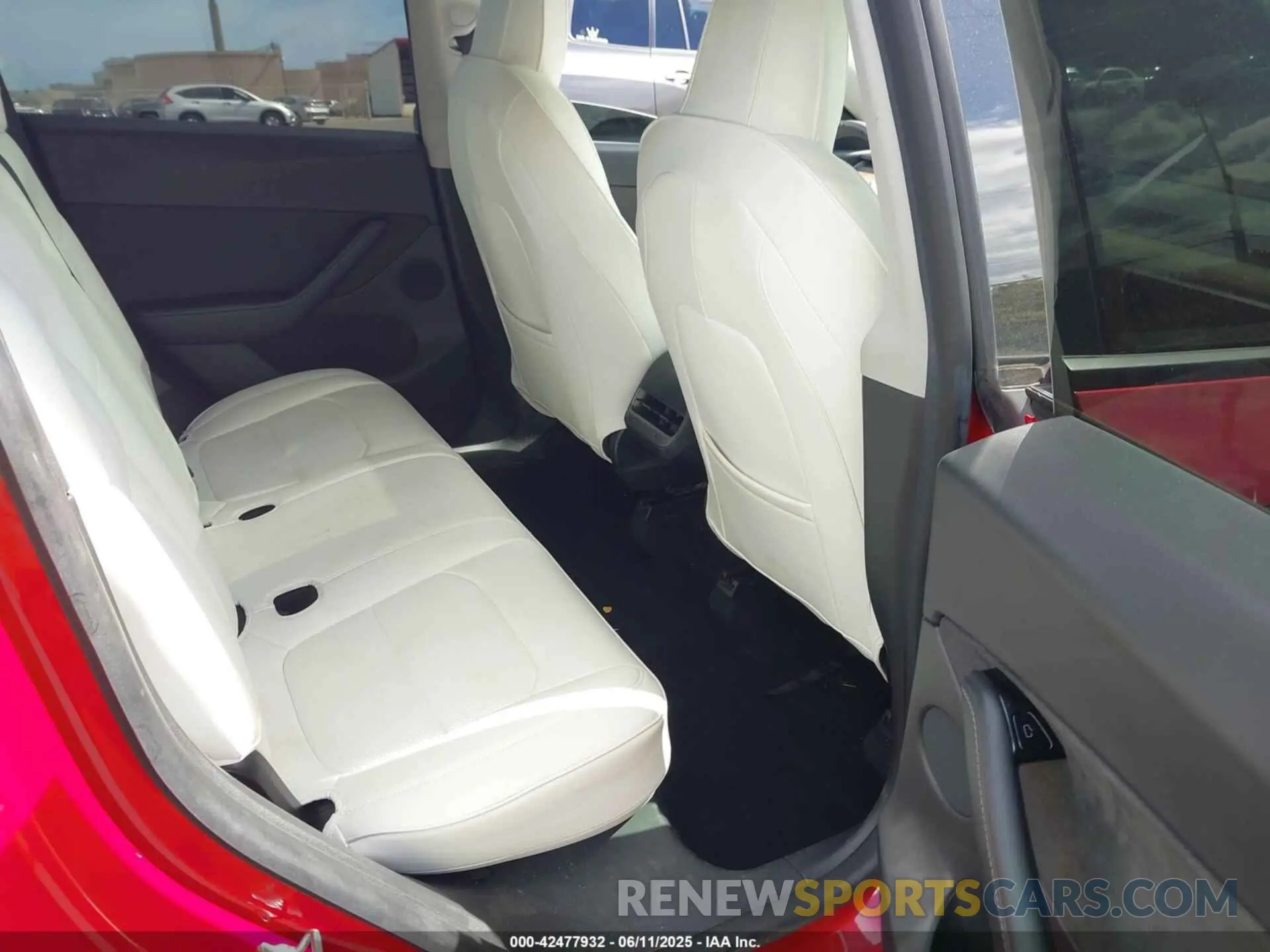 8 Photograph of a damaged car 5YJYGDEF0LF039096 TESLA MODEL Y 2020