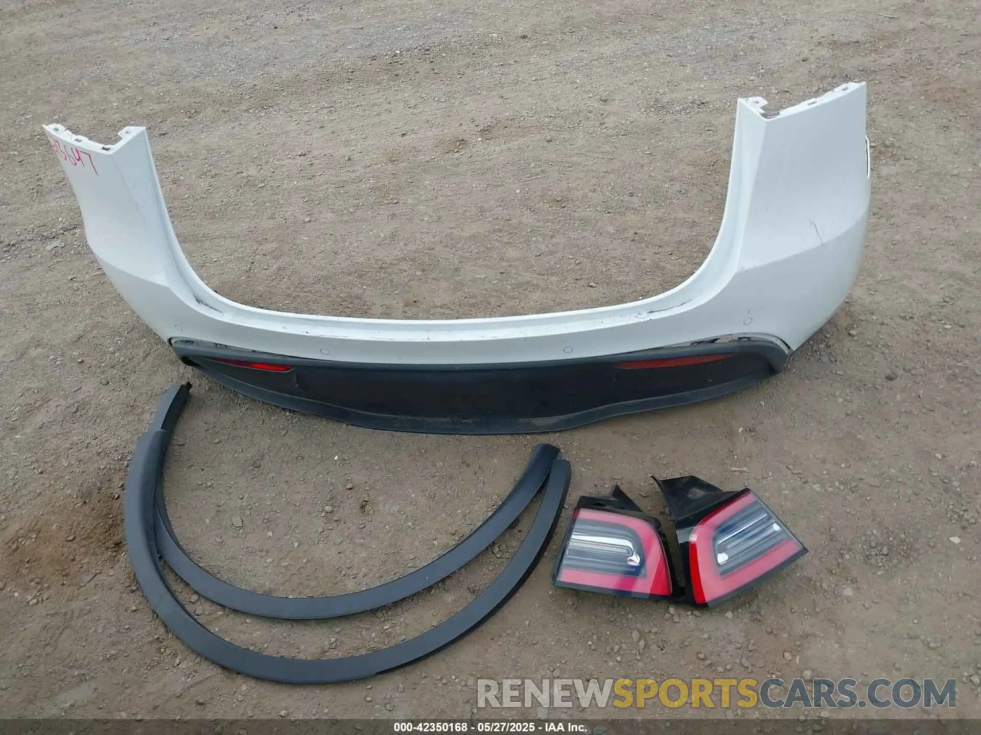 12 Photograph of a damaged car 5YJYGDEF0LF056397 TESLA MODEL Y 2020