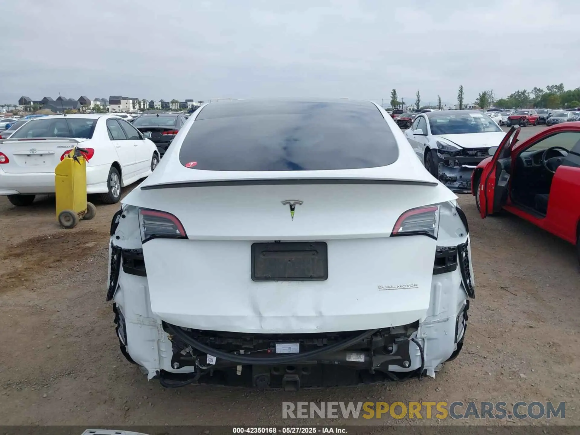 17 Photograph of a damaged car 5YJYGDEF0LF056397 TESLA MODEL Y 2020
