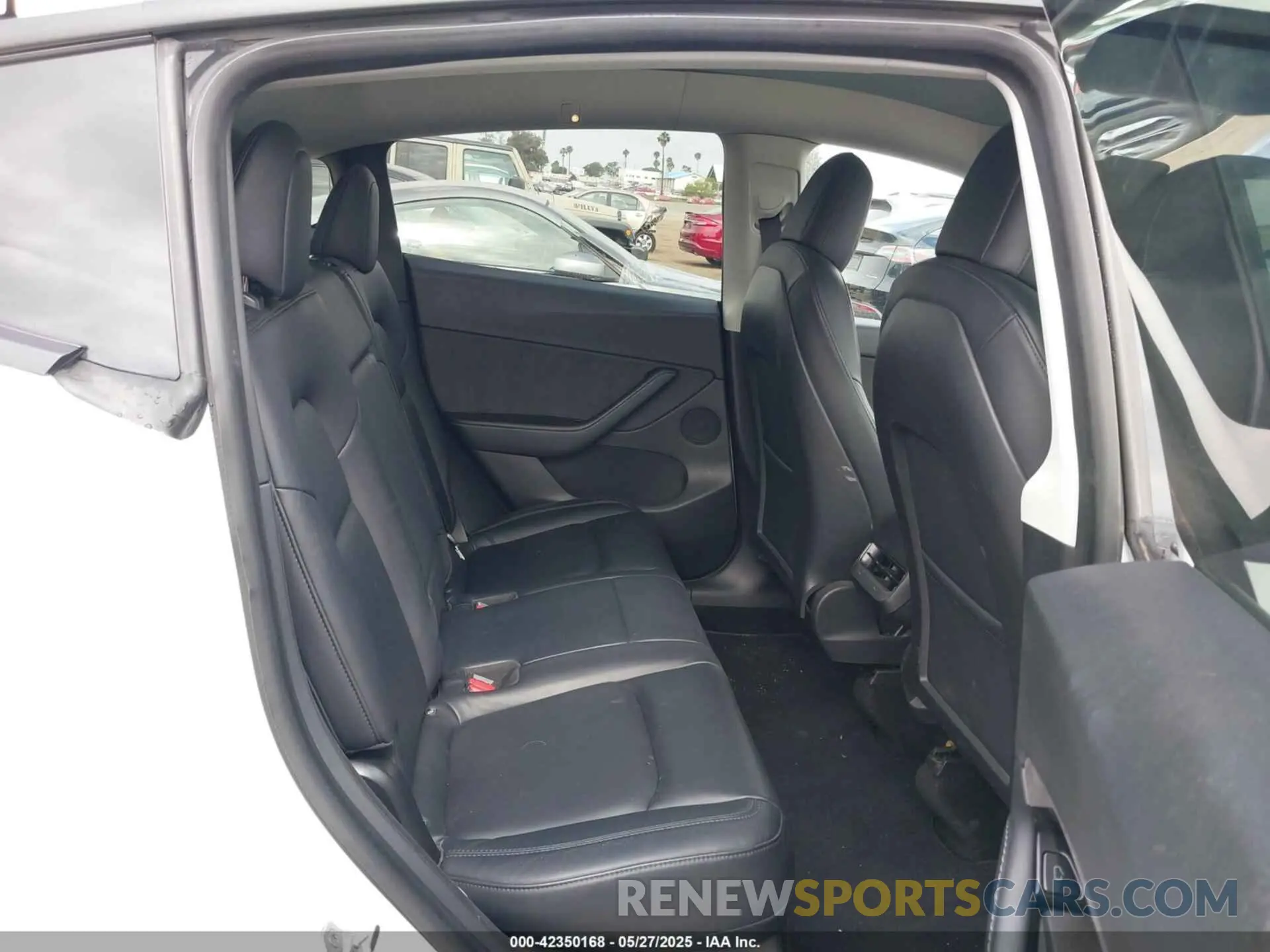 8 Photograph of a damaged car 5YJYGDEF0LF056397 TESLA MODEL Y 2020