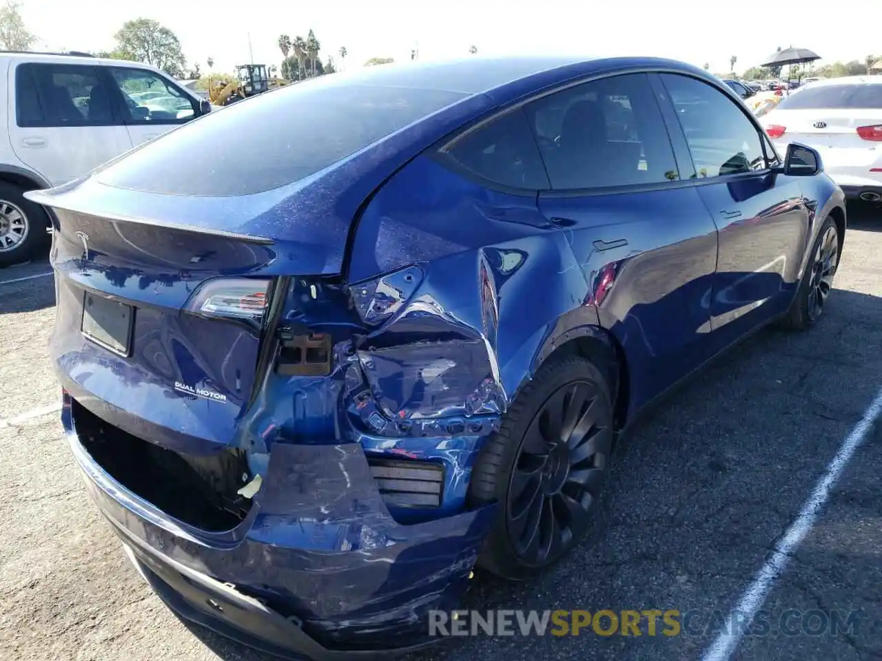 4 Photograph of a damaged car 5YJYGDEF1LF000372 TESLA MODEL Y 2020