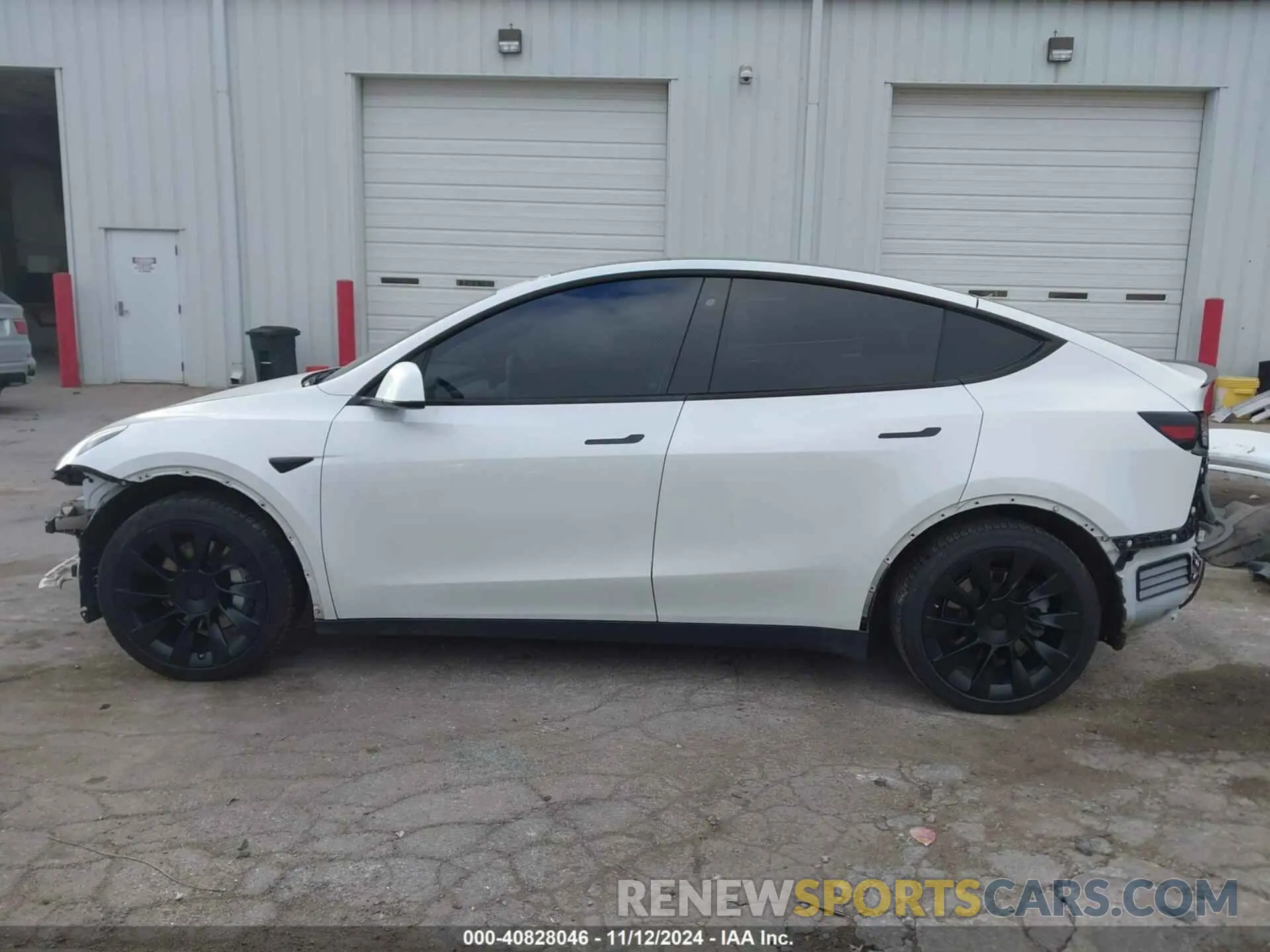 15 Photograph of a damaged car 5YJYGDEF2LF004222 TESLA MODEL Y 2020