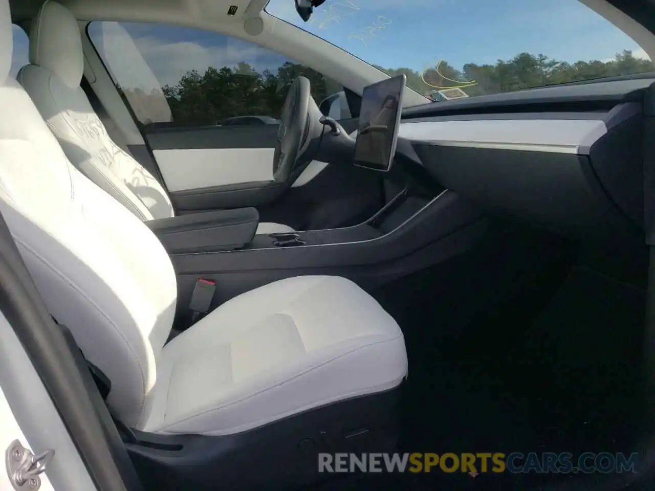 5 Photograph of a damaged car 5YJYGDEF2LF025670 TESLA MODEL Y 2020