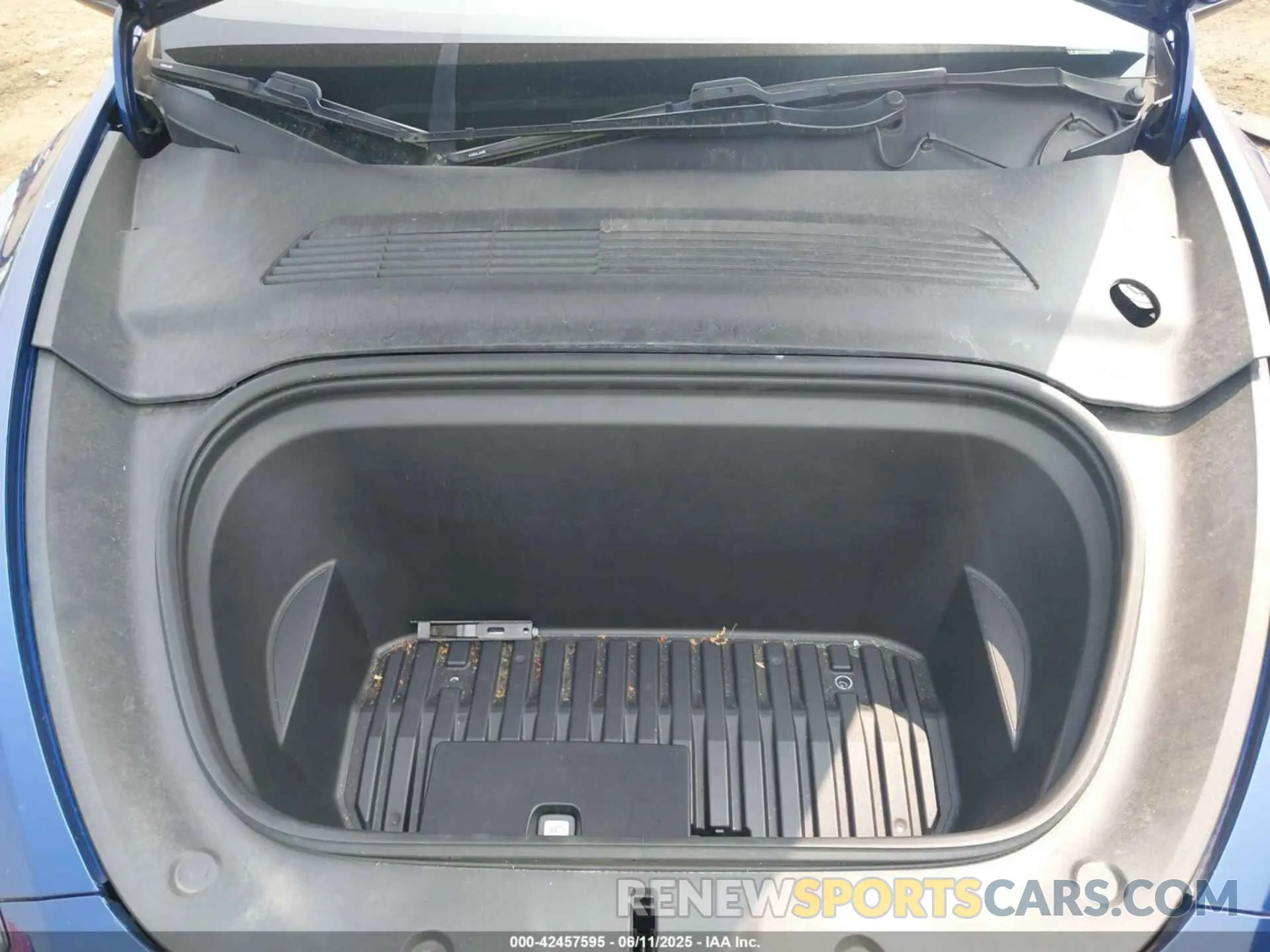 10 Photograph of a damaged car 5YJYGDEF3LF005685 TESLA MODEL Y 2020