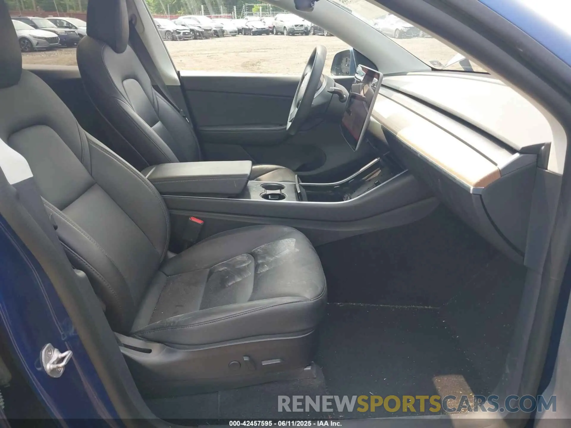 5 Photograph of a damaged car 5YJYGDEF3LF005685 TESLA MODEL Y 2020