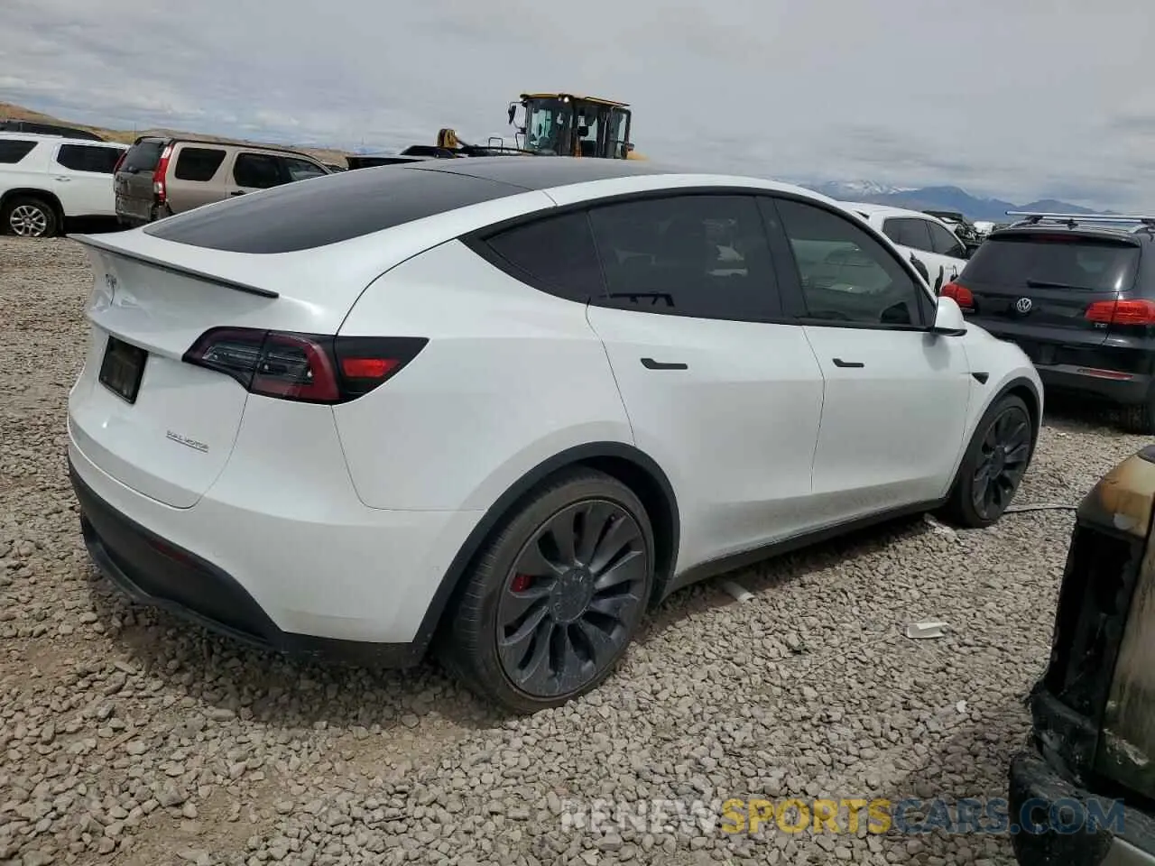 3 Photograph of a damaged car 5YJYGDEF3LF028061 TESLA MODEL Y 2020