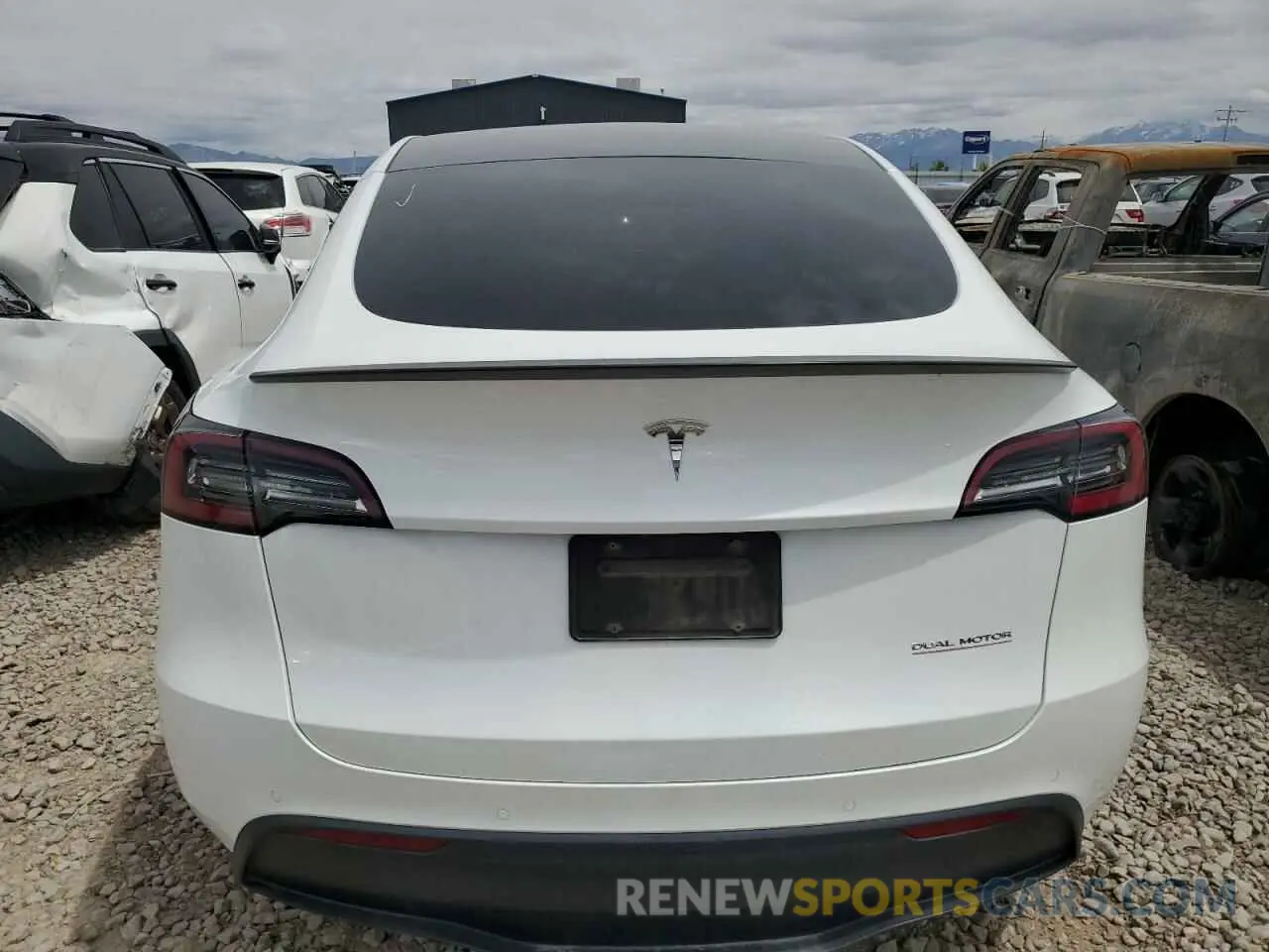 6 Photograph of a damaged car 5YJYGDEF3LF028061 TESLA MODEL Y 2020