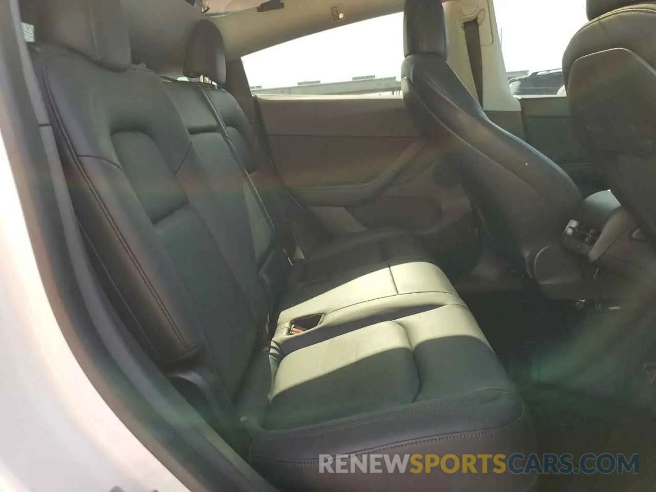 11 Photograph of a damaged car 5YJYGDEF3LF043238 TESLA MODEL Y 2020