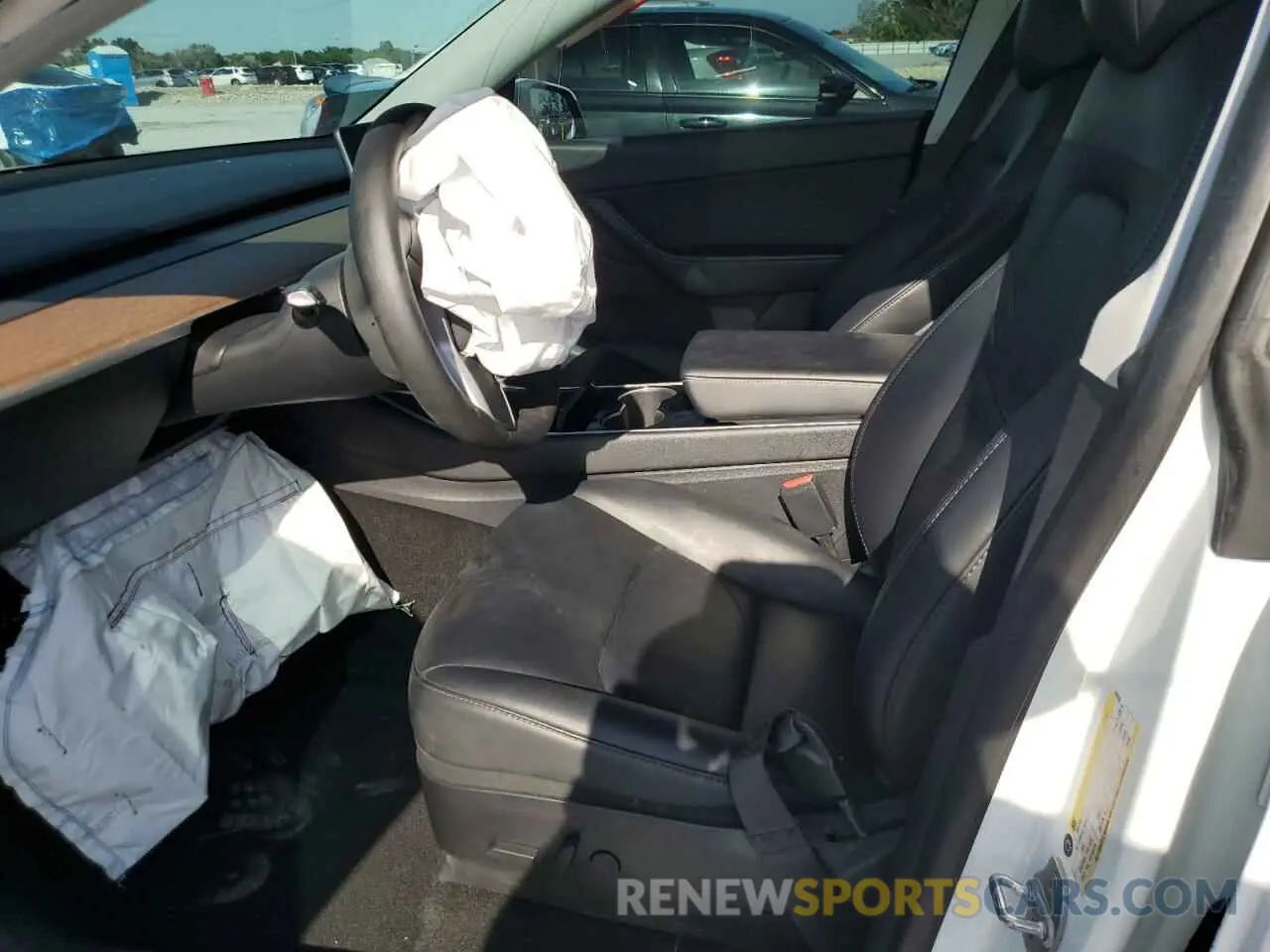 7 Photograph of a damaged car 5YJYGDEF3LF043238 TESLA MODEL Y 2020