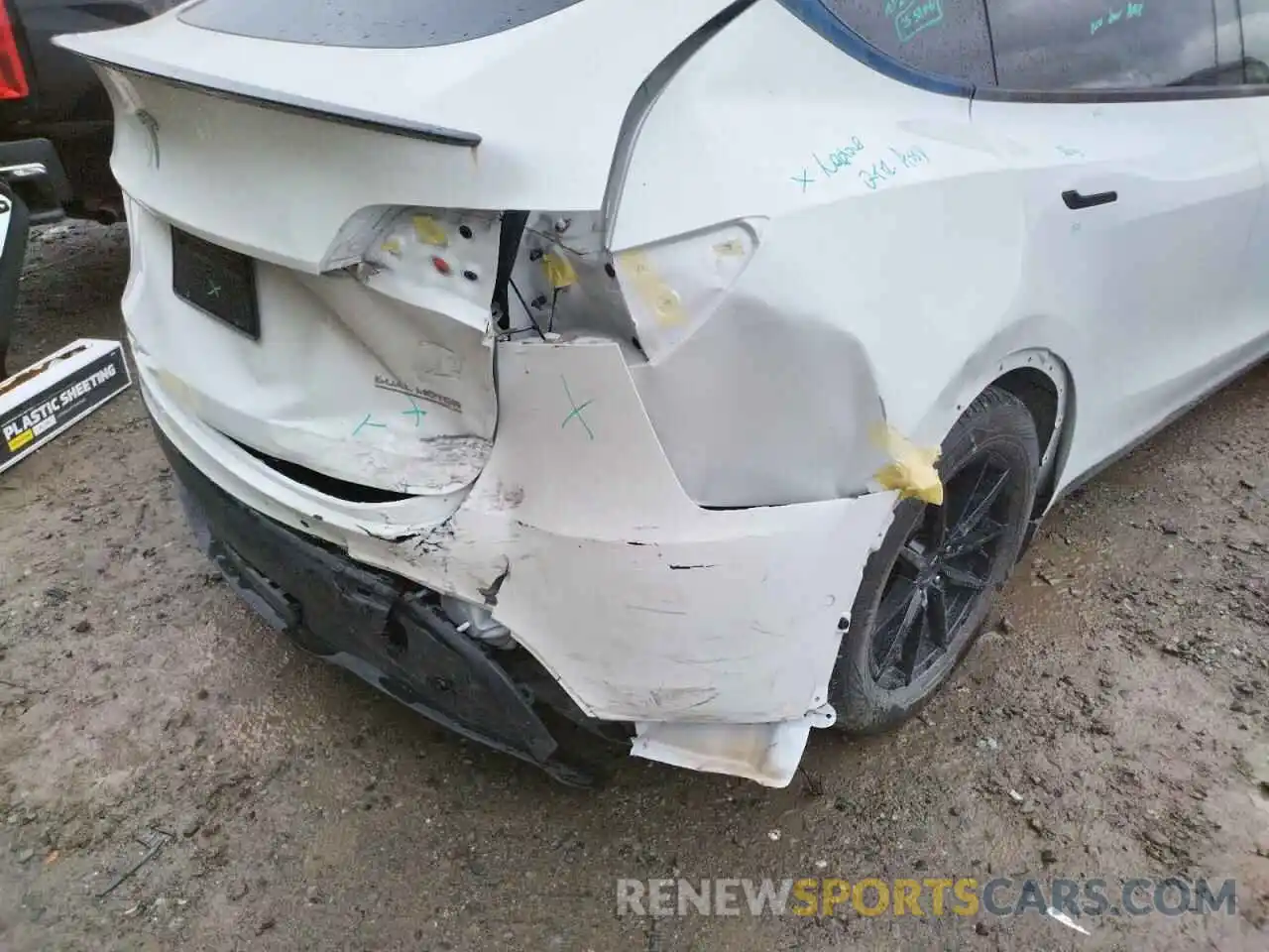 9 Photograph of a damaged car 5YJYGDEF3LF046706 TESLA MODEL Y 2020