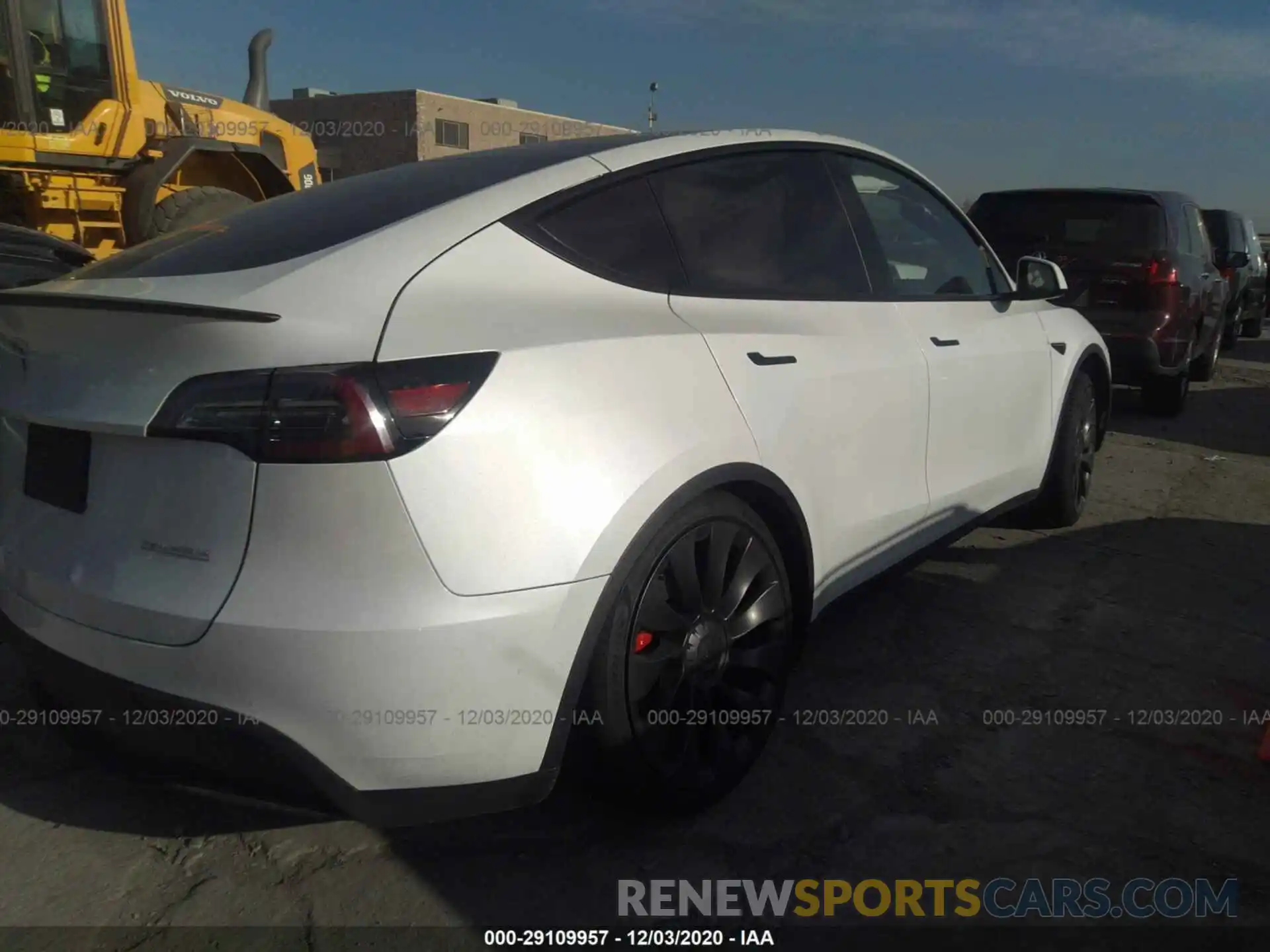 4 Photograph of a damaged car 5YJYGDEF4LF022737 TESLA MODEL Y 2020