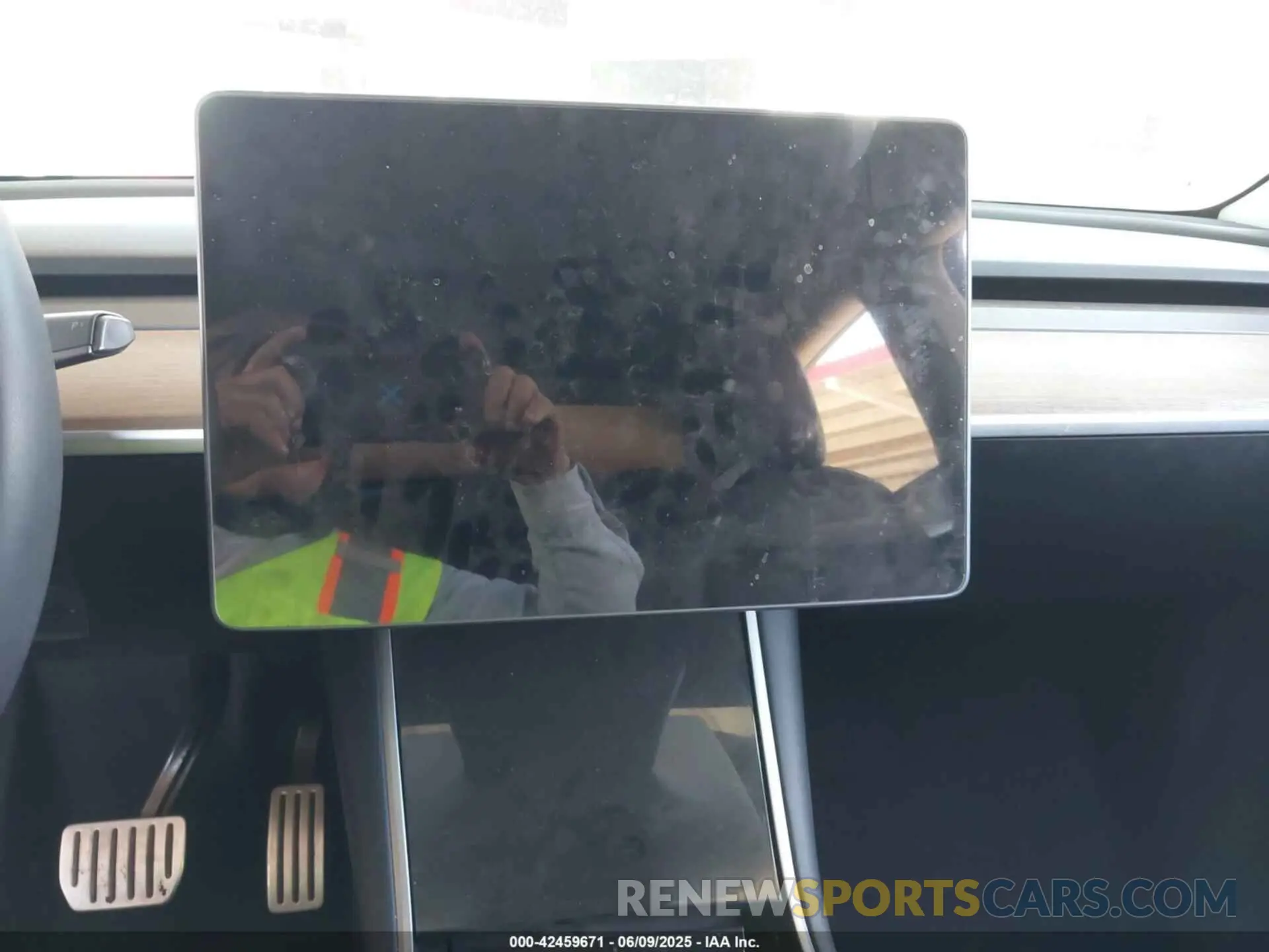 18 Photograph of a damaged car 5YJYGDEF4LF057293 TESLA MODEL Y 2020