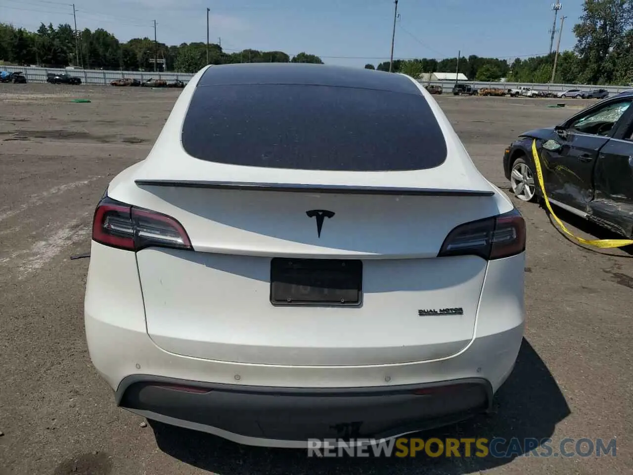 6 Photograph of a damaged car 5YJYGDEF5LF011617 TESLA MODEL Y 2020