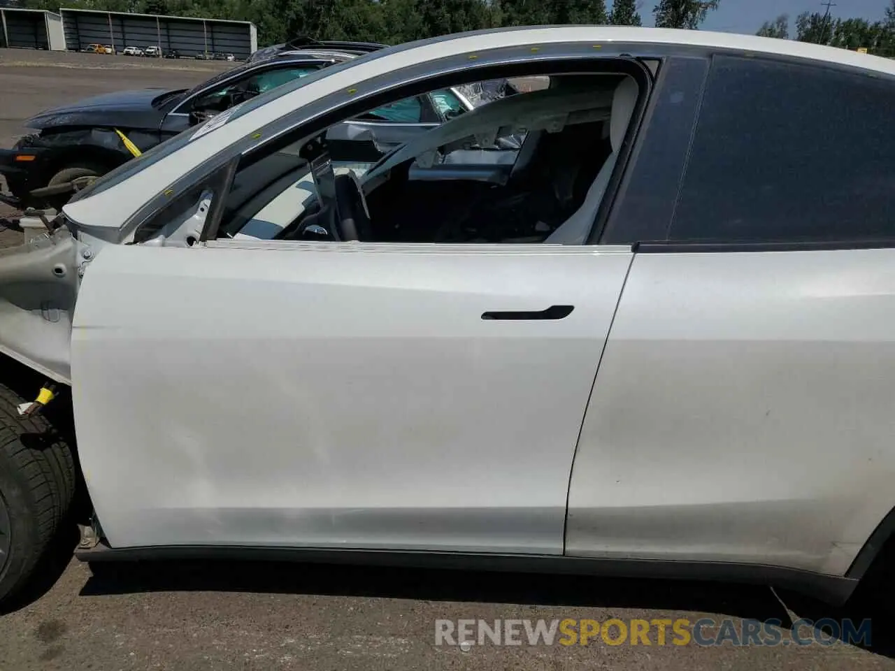 7 Photograph of a damaged car 5YJYGDEF5LF011617 TESLA MODEL Y 2020