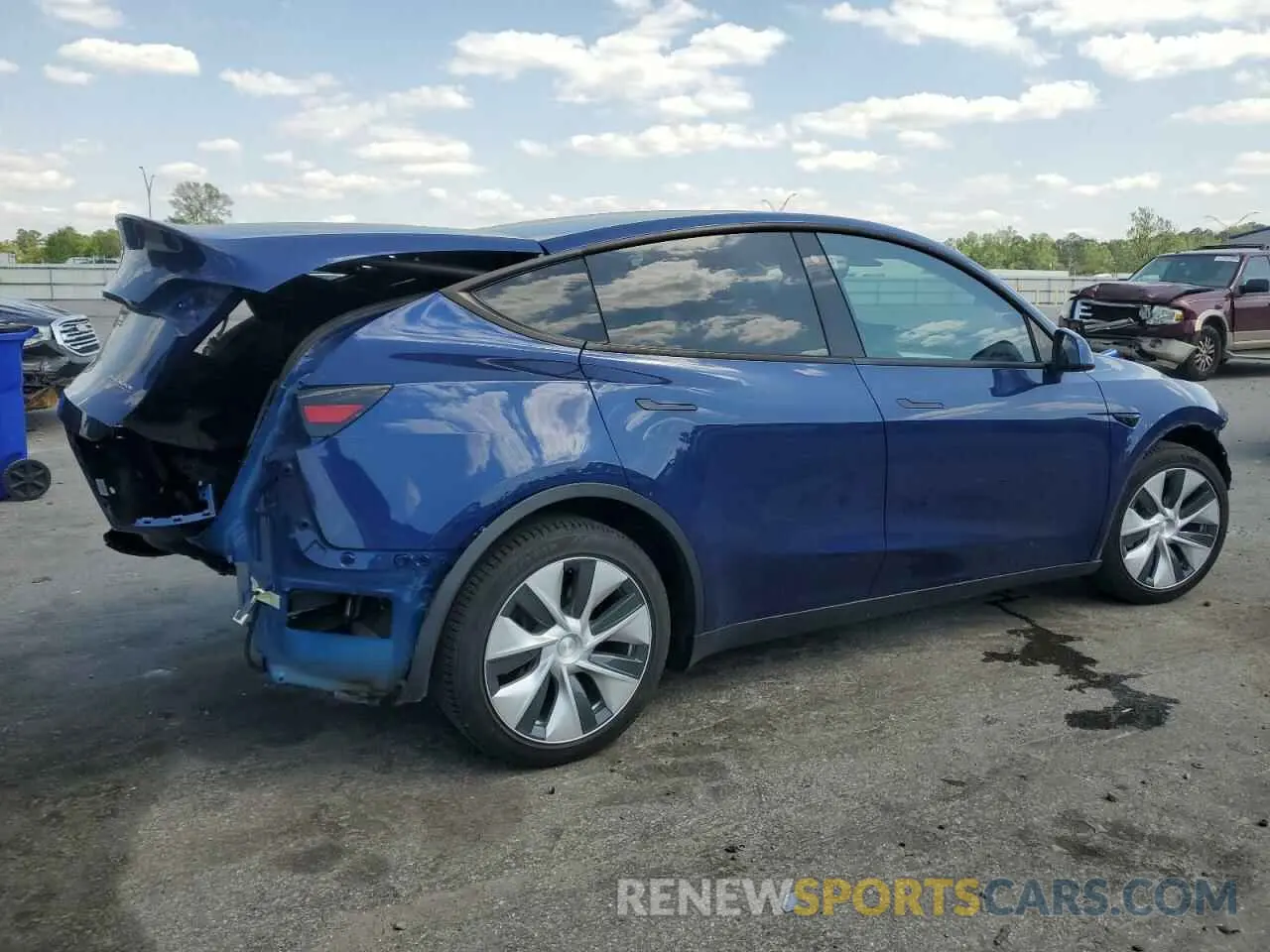 3 Photograph of a damaged car 5YJYGDEF5LF037702 TESLA MODEL Y 2020