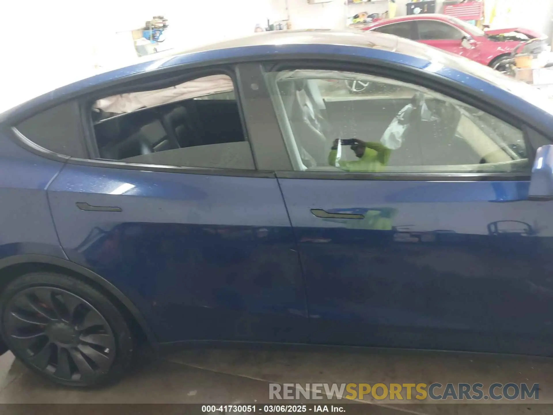 14 Photograph of a damaged car 5YJYGDEF5LF044262 TESLA MODEL Y 2020