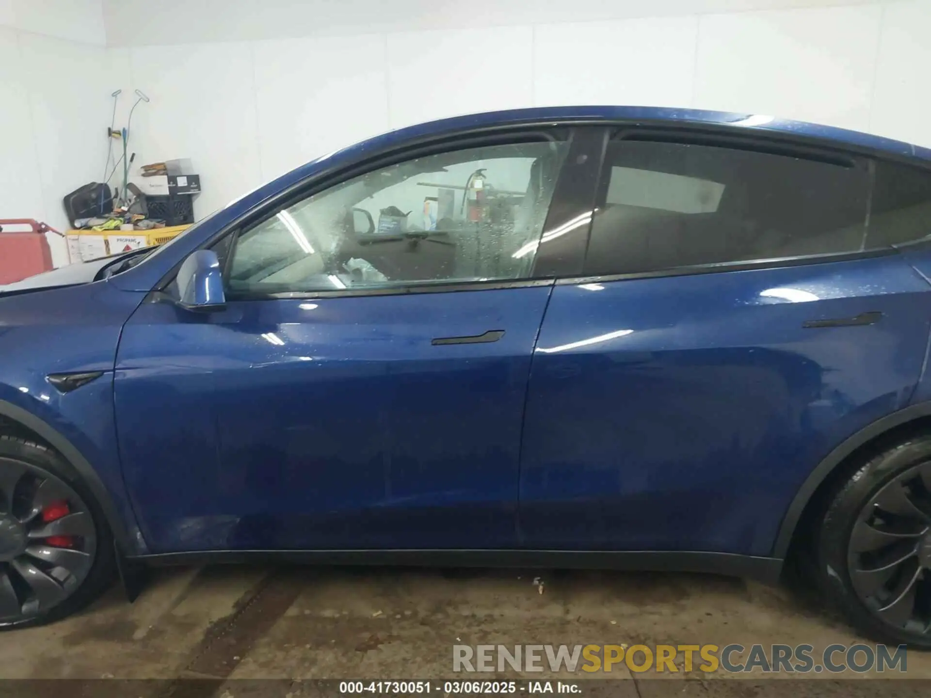 15 Photograph of a damaged car 5YJYGDEF5LF044262 TESLA MODEL Y 2020