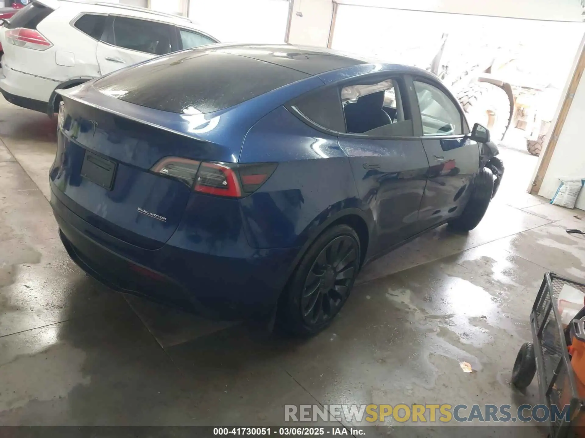 4 Photograph of a damaged car 5YJYGDEF5LF044262 TESLA MODEL Y 2020