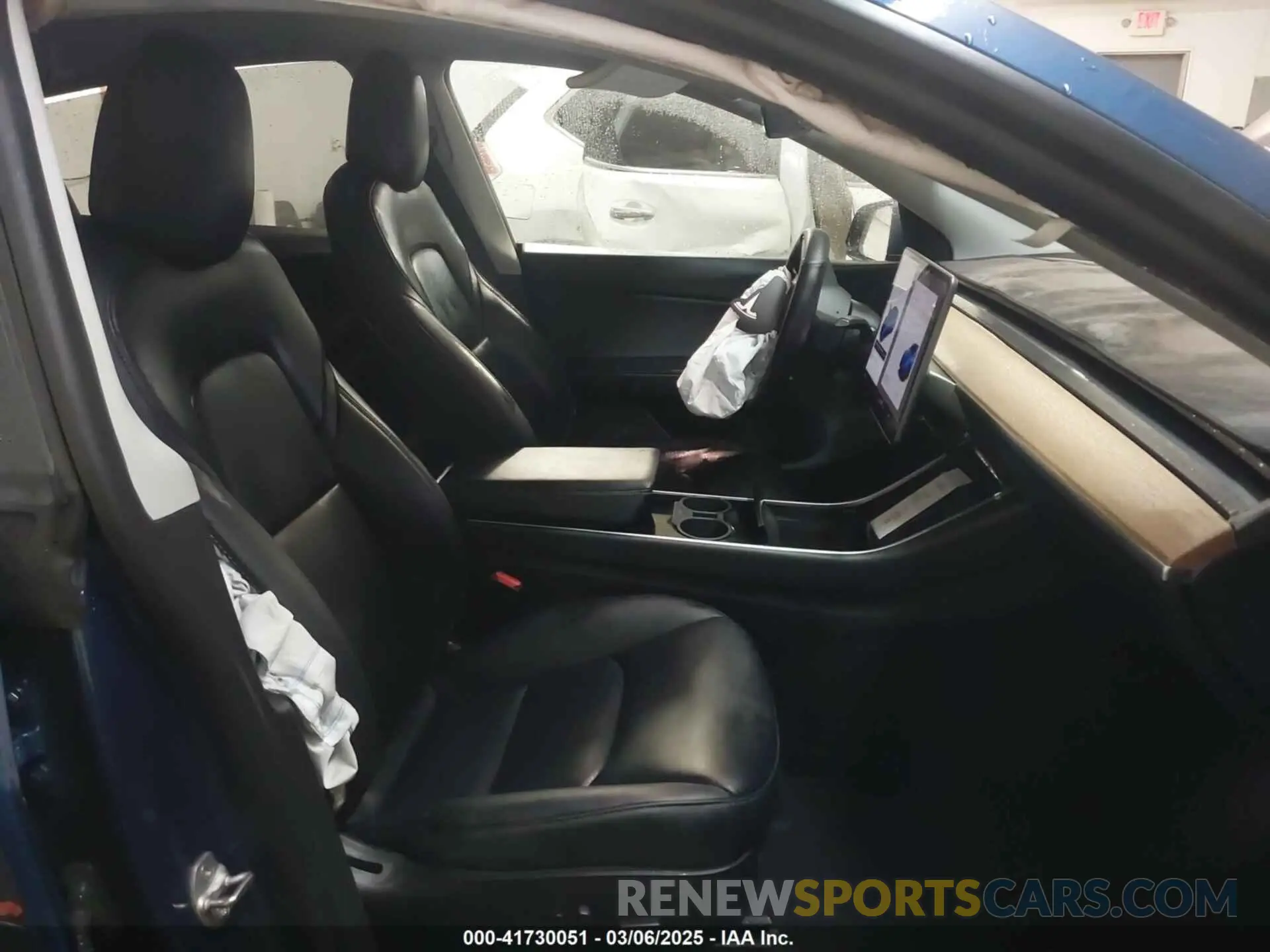 5 Photograph of a damaged car 5YJYGDEF5LF044262 TESLA MODEL Y 2020