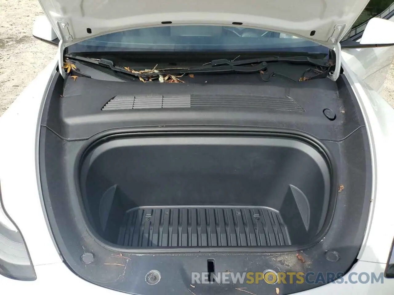 11 Photograph of a damaged car 5YJYGDEF5LF046822 TESLA MODEL Y 2020