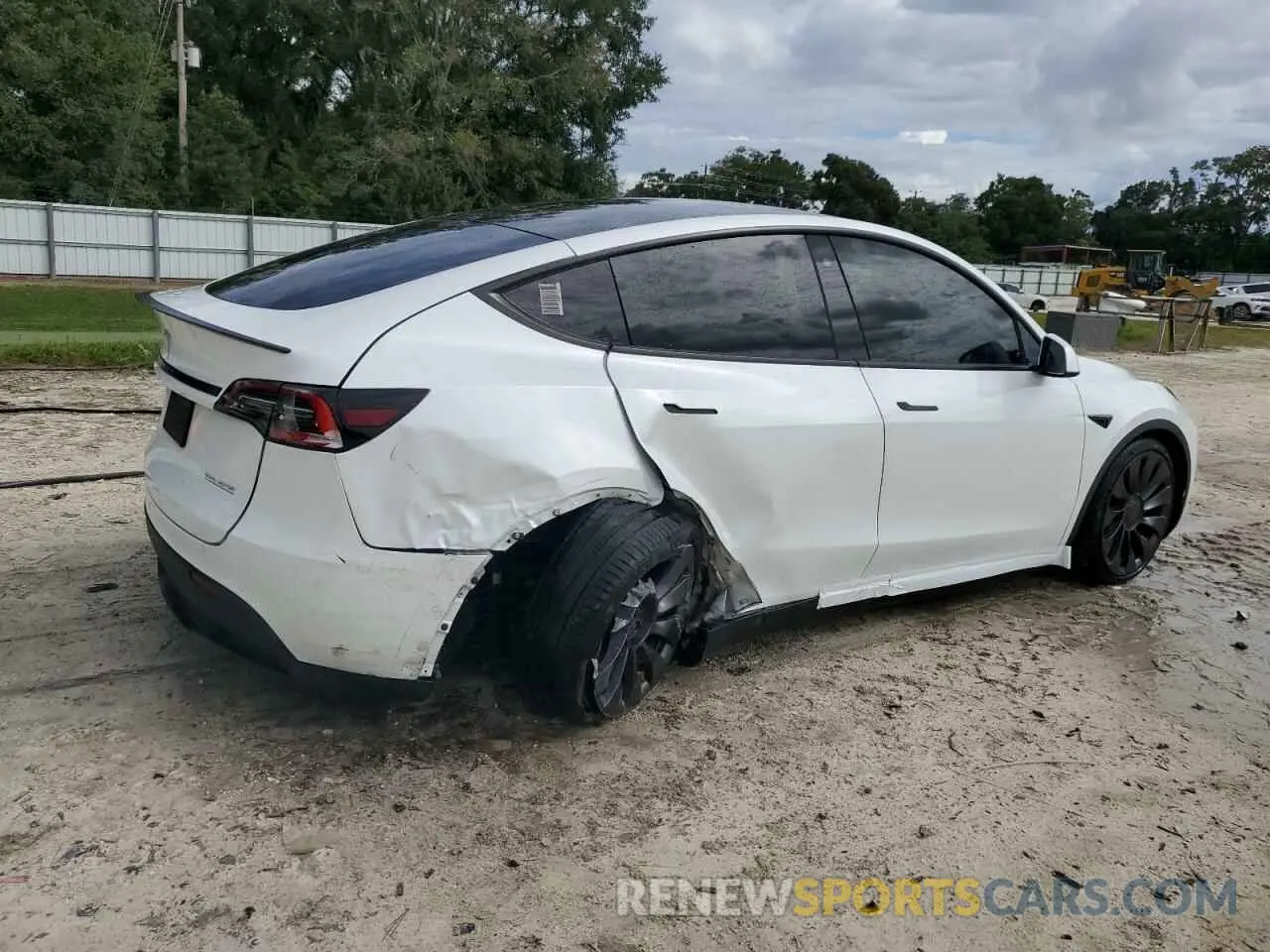 3 Photograph of a damaged car 5YJYGDEF5LF046822 TESLA MODEL Y 2020