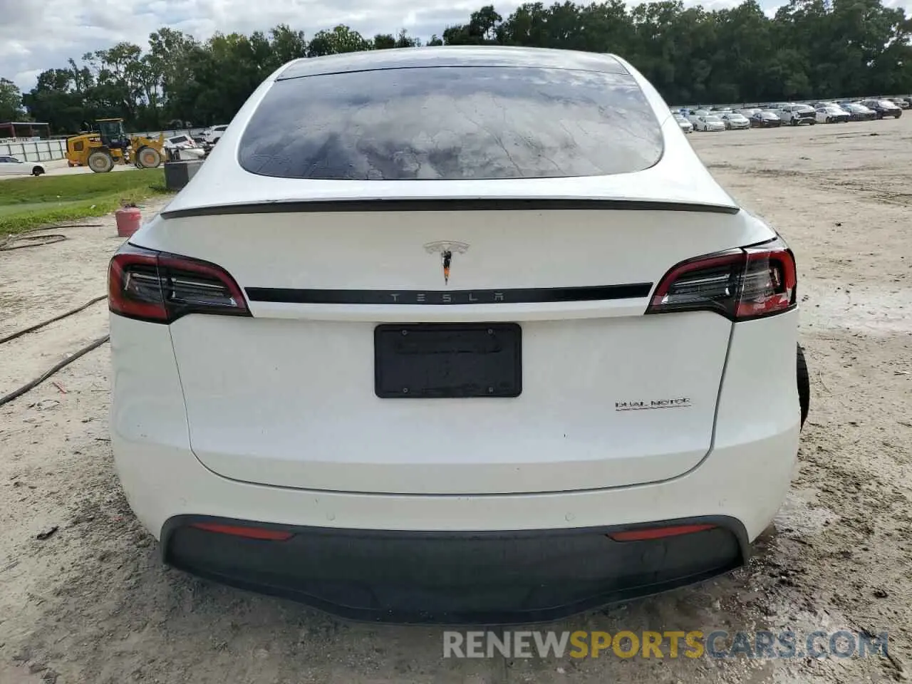 6 Photograph of a damaged car 5YJYGDEF5LF046822 TESLA MODEL Y 2020