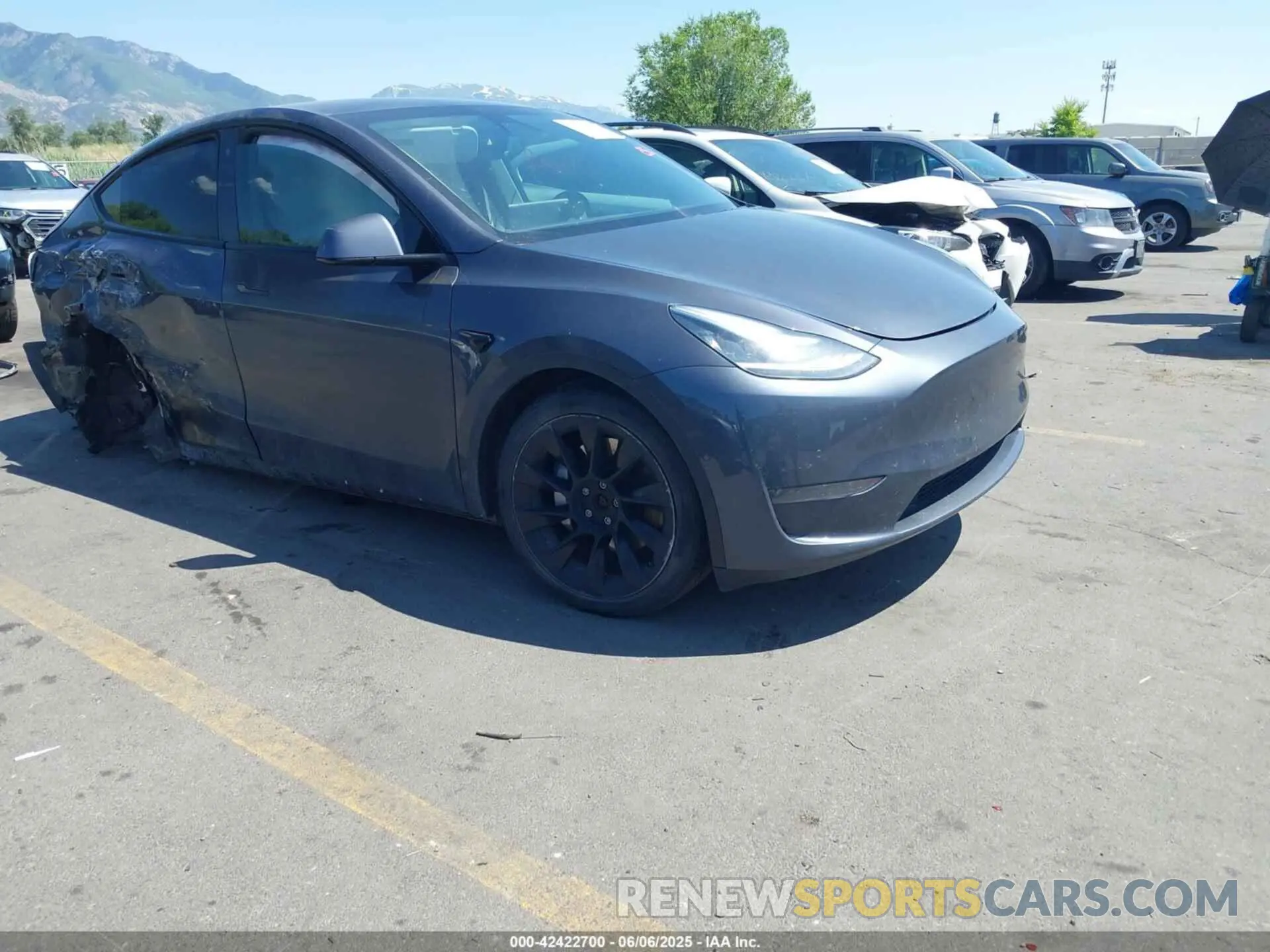 1 Photograph of a damaged car 5YJYGDEF6LF000643 TESLA MODEL Y 2020