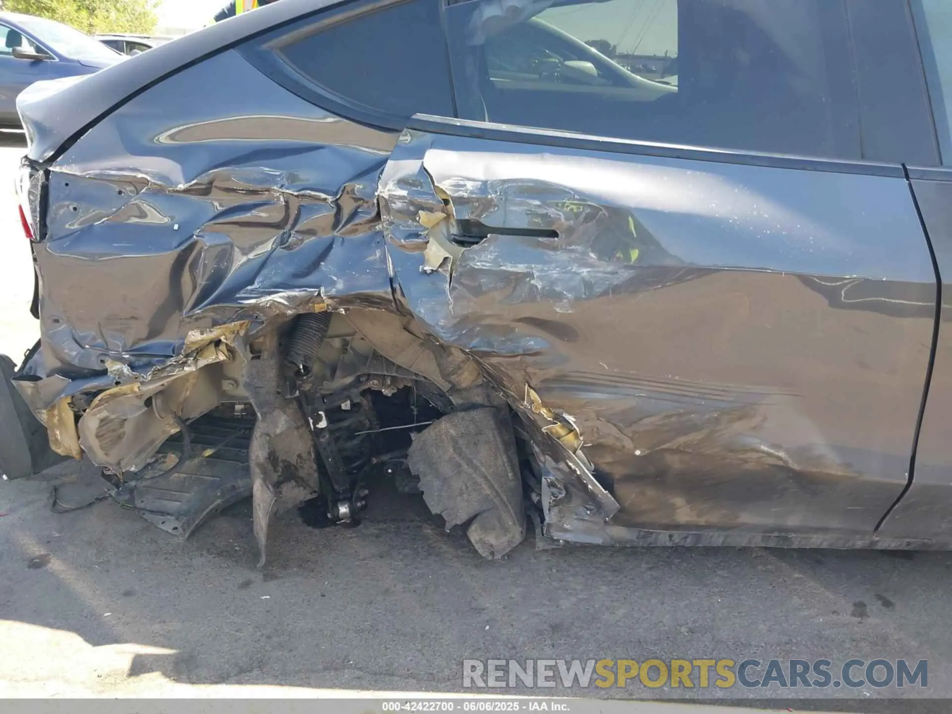6 Photograph of a damaged car 5YJYGDEF6LF000643 TESLA MODEL Y 2020