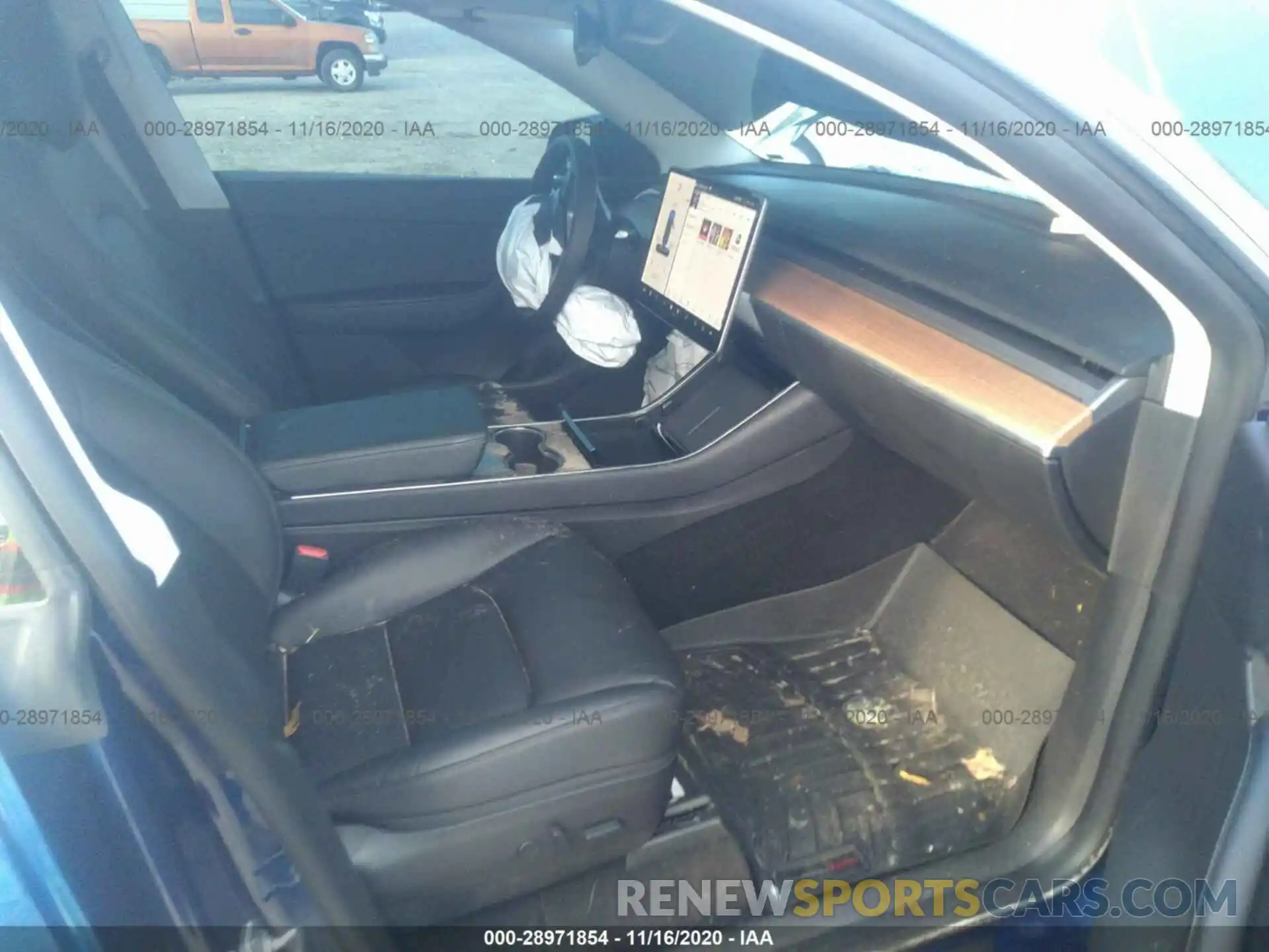 5 Photograph of a damaged car 5YJYGDEF6LF046666 TESLA MODEL Y 2020