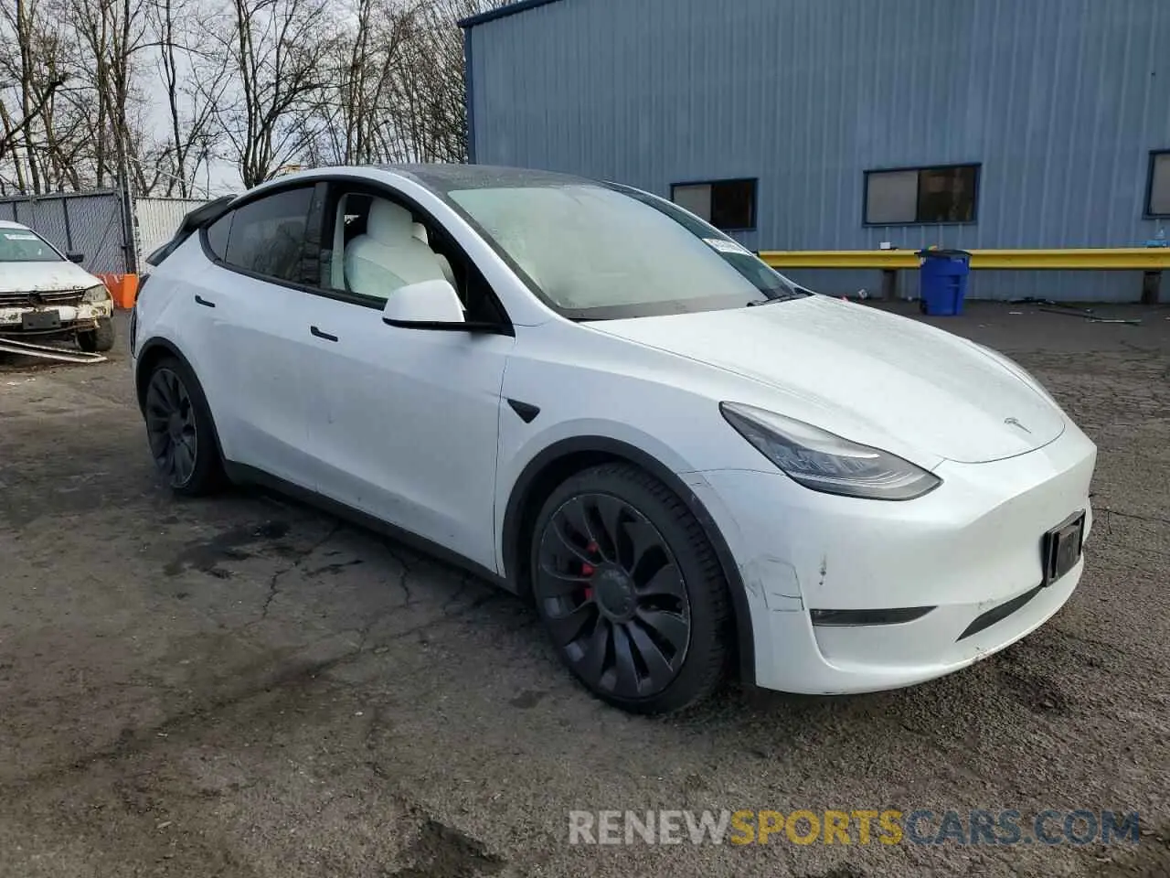 4 Photograph of a damaged car 5YJYGDEF6LF051768 TESLA MODEL Y 2020