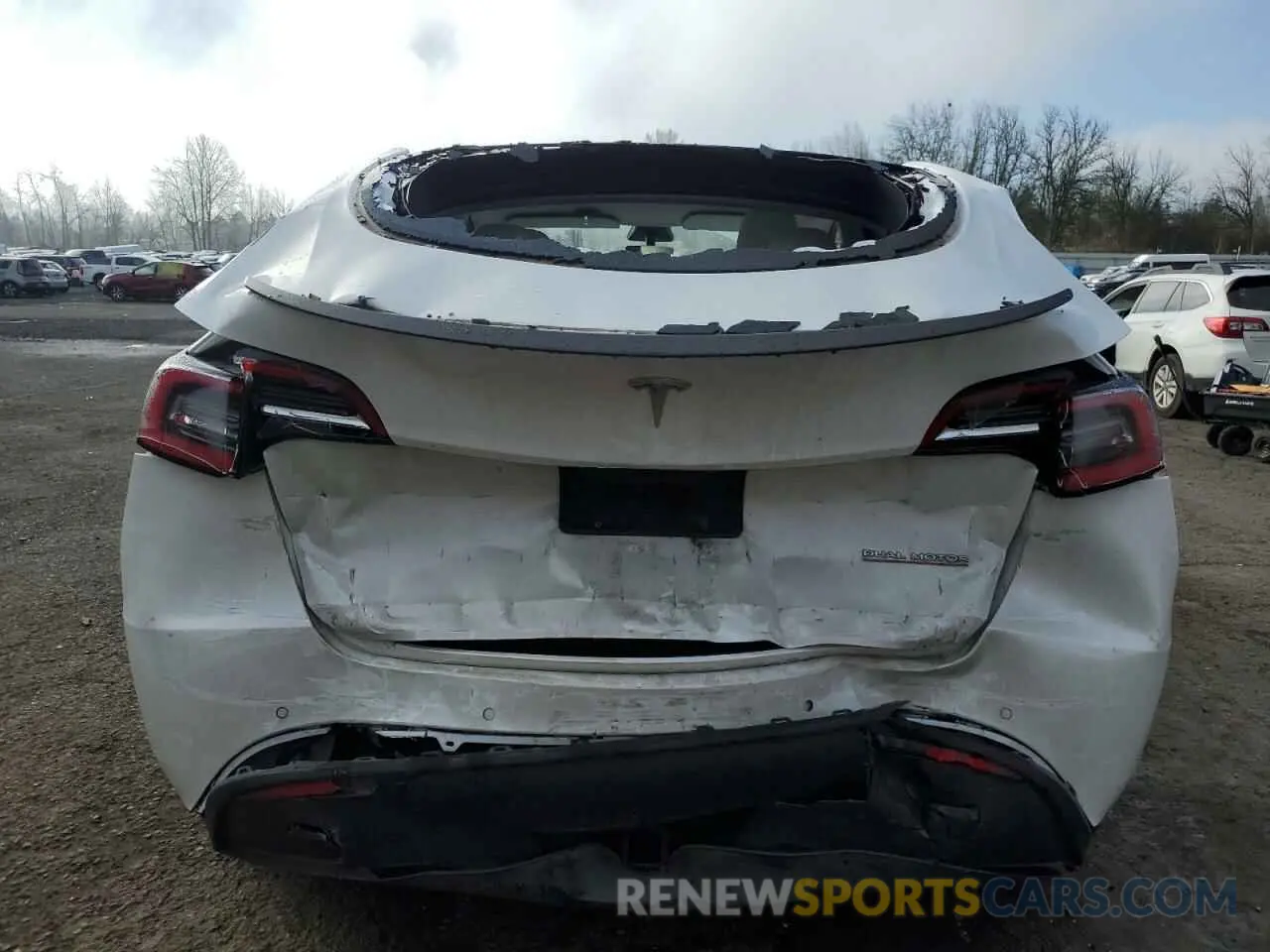 6 Photograph of a damaged car 5YJYGDEF6LF051768 TESLA MODEL Y 2020