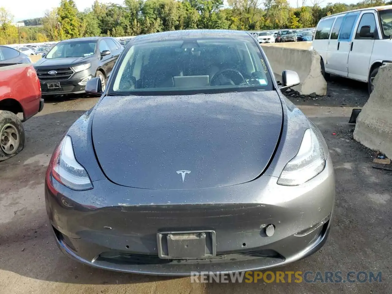 5 Photograph of a damaged car 5YJYGDEF7LF014003 TESLA MODEL Y 2020