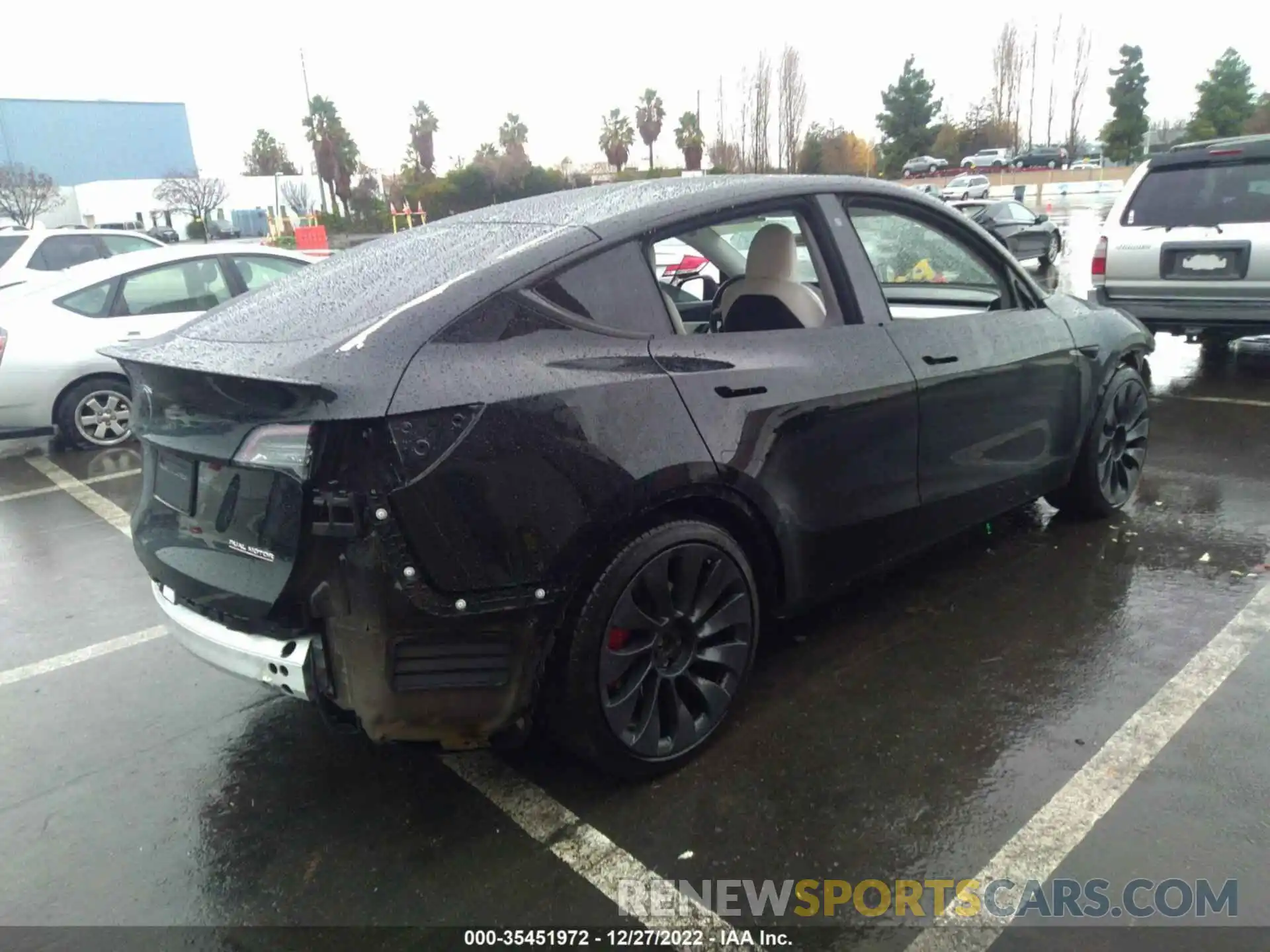 4 Photograph of a damaged car 5YJYGDEF7LF020089 TESLA MODEL Y 2020