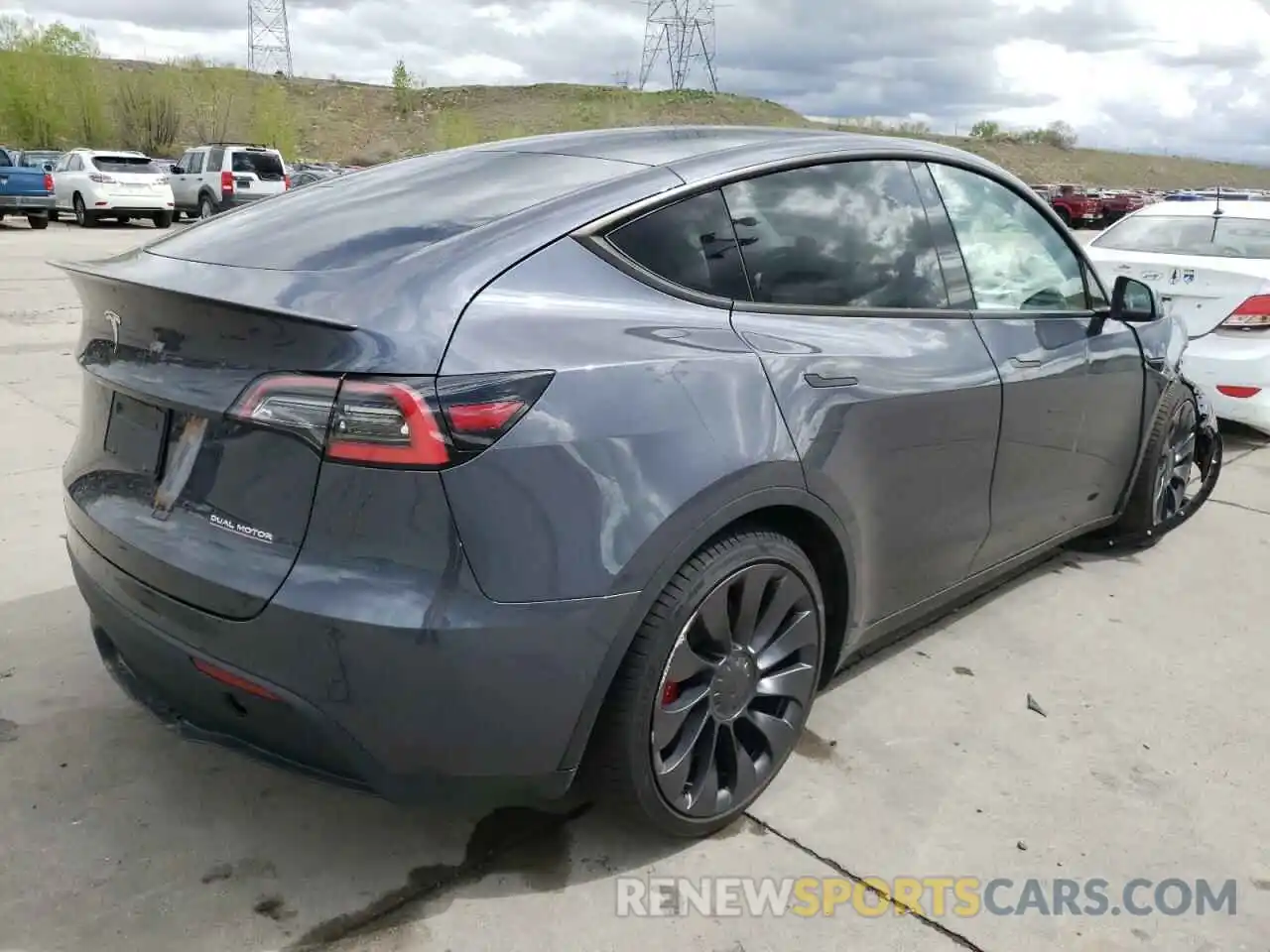 4 Photograph of a damaged car 5YJYGDEF7LF053562 TESLA MODEL Y 2020