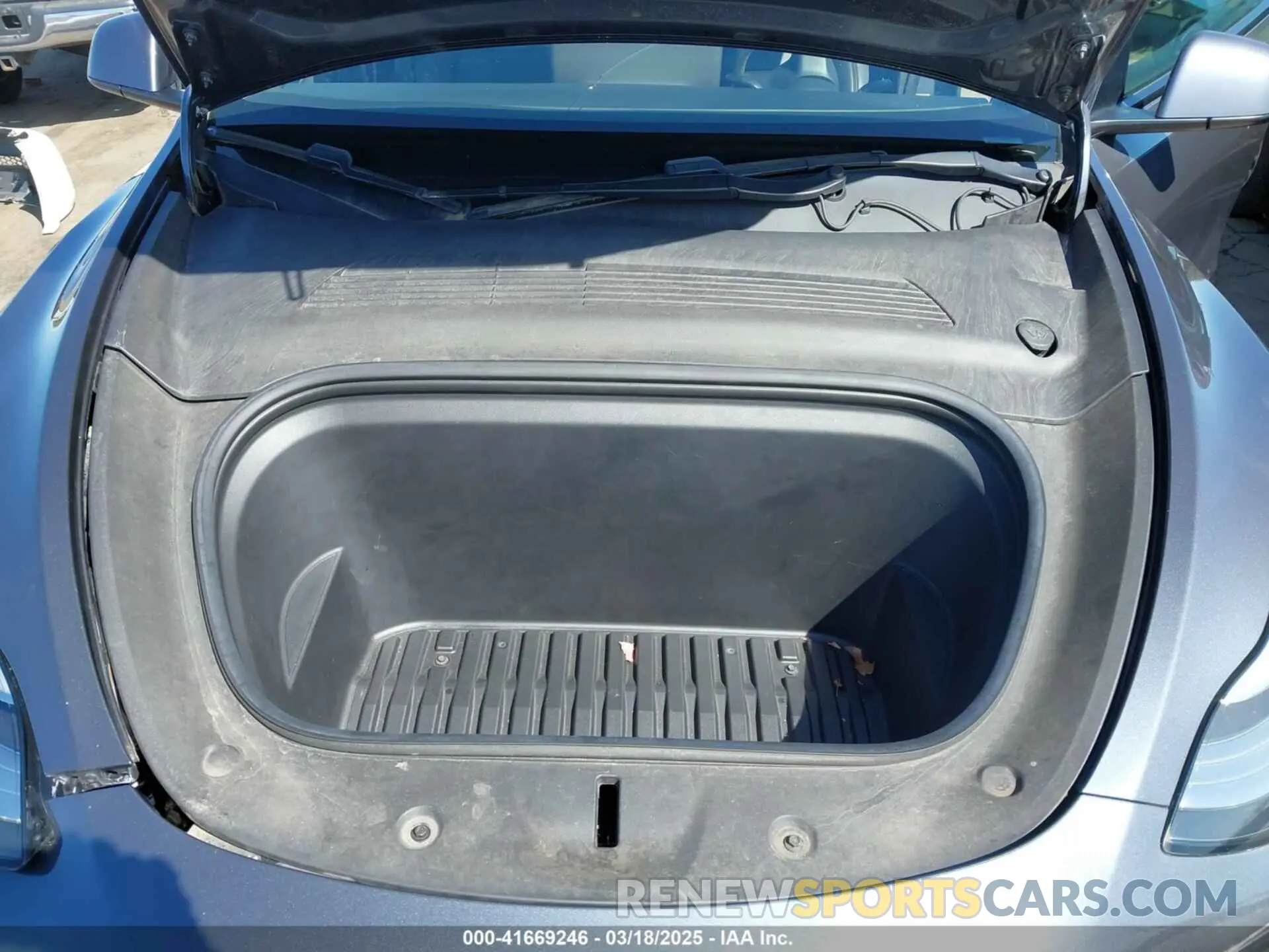 10 Photograph of a damaged car 5YJYGDEF8LF000658 TESLA MODEL Y 2020