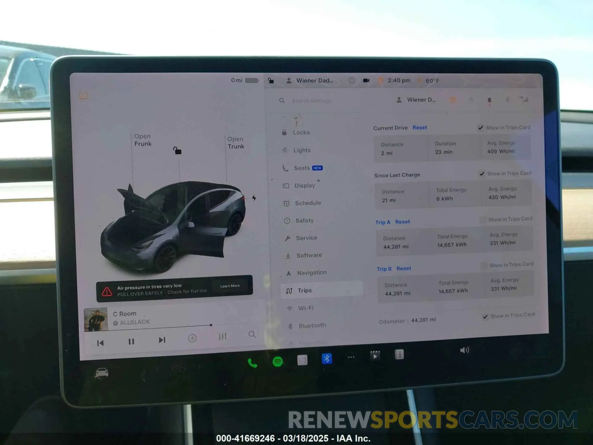 19 Photograph of a damaged car 5YJYGDEF8LF000658 TESLA MODEL Y 2020